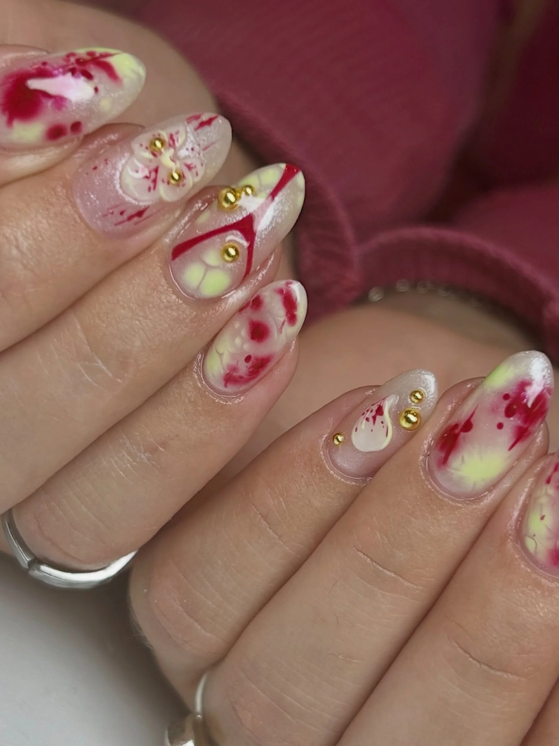 Orchid nails!!! 

Inspo from Pinterest
Using some of my favorite colors from @pla_nails 
green - 180
maroon - 125 
Glitter base - 291 
Use code TOR20 for 20% off!! 

#coolgirlnails #nailart #orchidnails #summernailinspo #planails