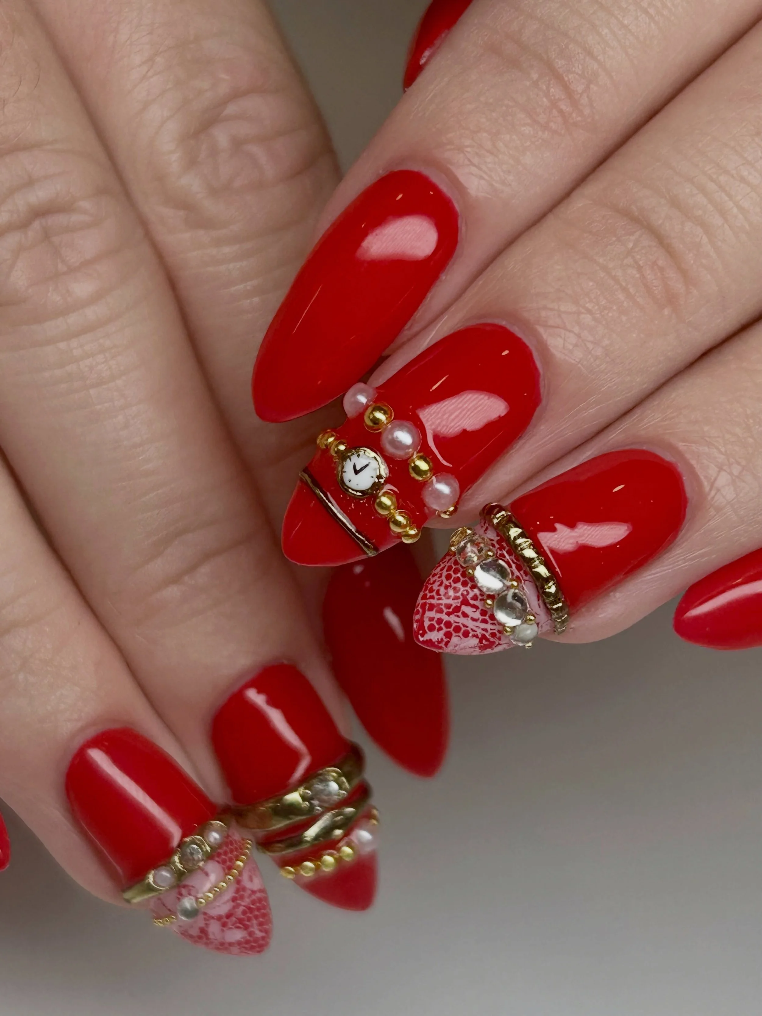 The little watch 🤩😎

Red - 113 from @pla_nails 

#planails #placrew #banglenailtrend #nailartist #summernails