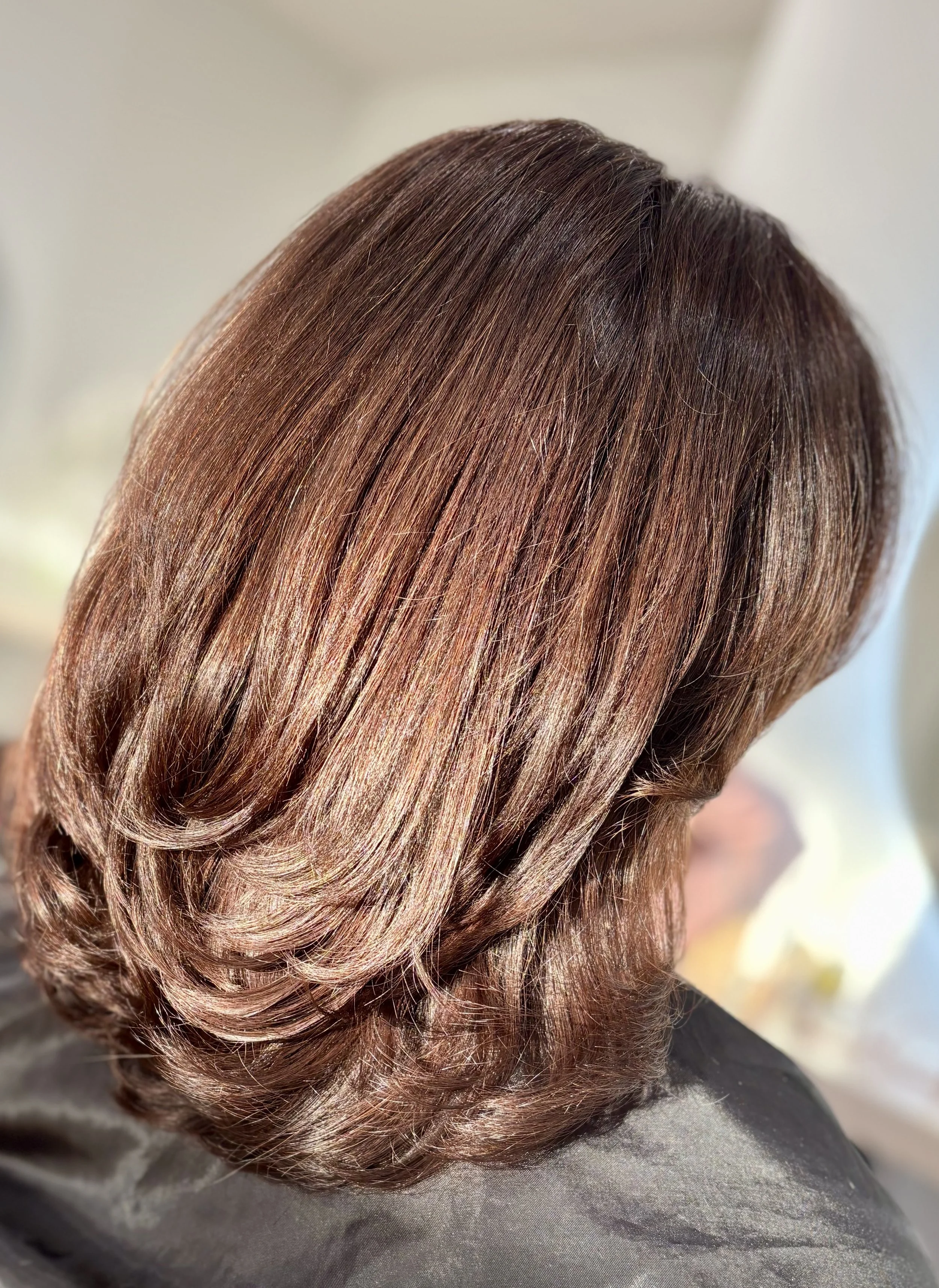 organic hair dye, shiny hair, chestnut hair colour, short layers, medium length hair style