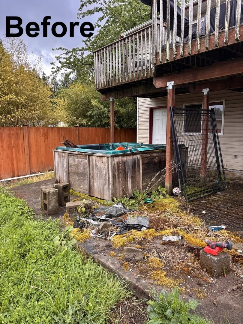 Go Big Junk Removal Hot Tub Before Removal Marysville, WA