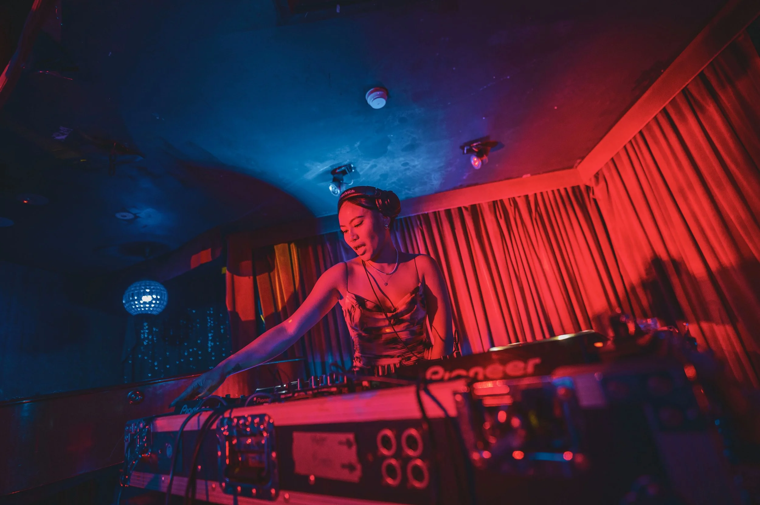 CRX, Sydney based DJ available for fire - baile funk, RnB, UKG, techno