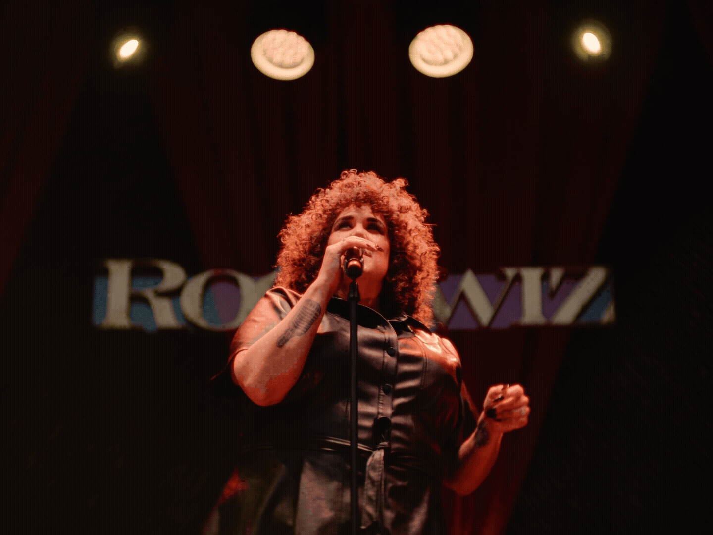 LATG_ROCKWIZ_POSTCARD_00006674_V1-0024 2 longer (1).gif