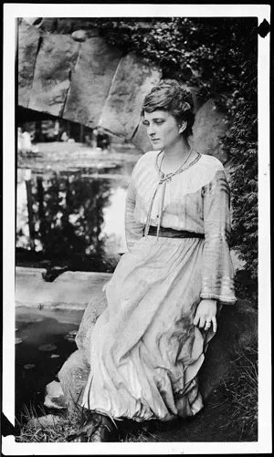 Wallace Stevens: “Doc, I just don’t understand women.”