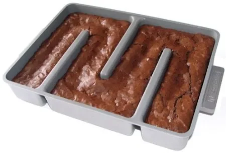 Baker’s Edge Brownie Pan