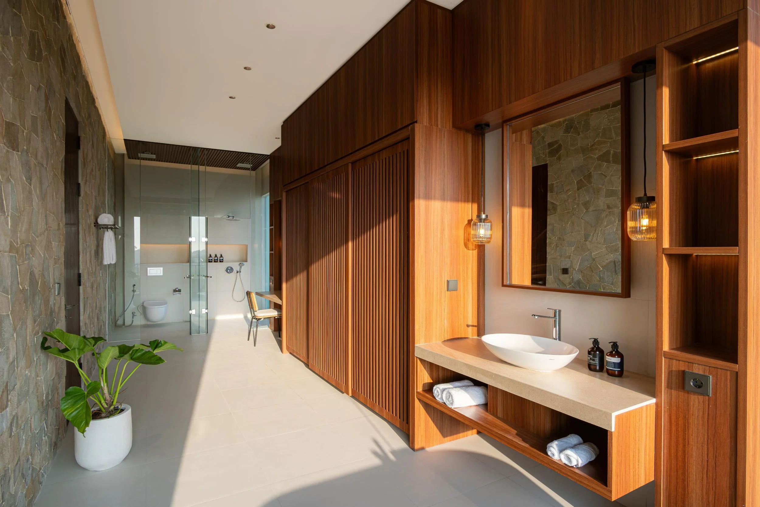 CloudNineUngasan_Bali_16_Bathroom.jpg