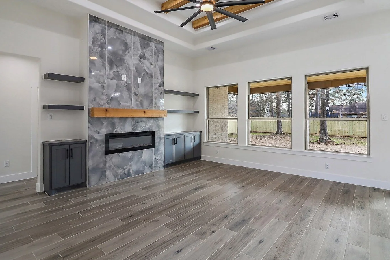 15903 Spinnaker Dr, Crosby, TX 77532