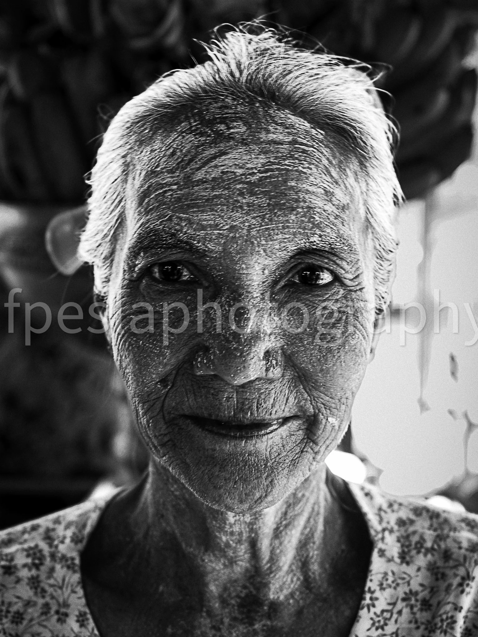 Vieille au Thanaka Birmanie