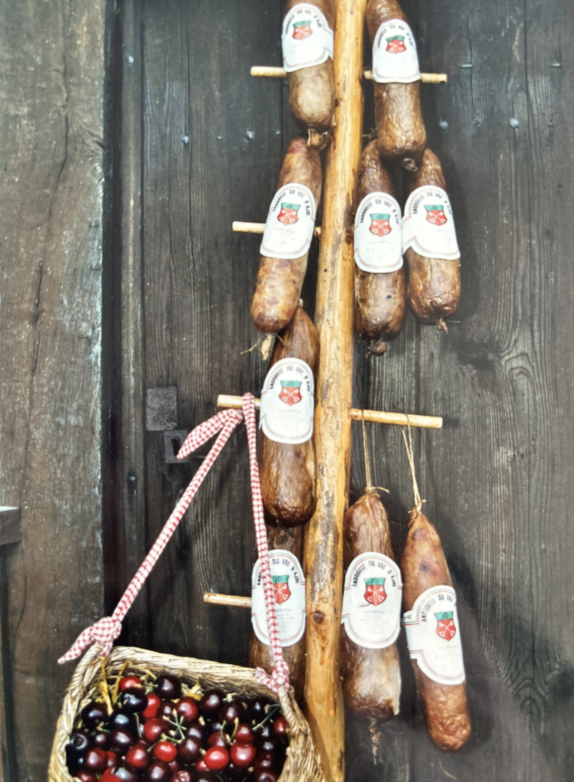 andouilles du Val d'Ajol sur une échelle en bois