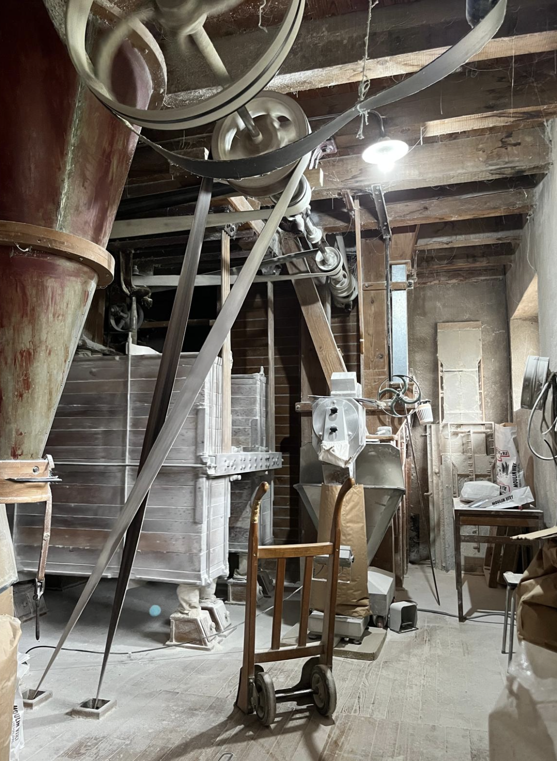 Intérieur d'un moulin pour faire de la farine