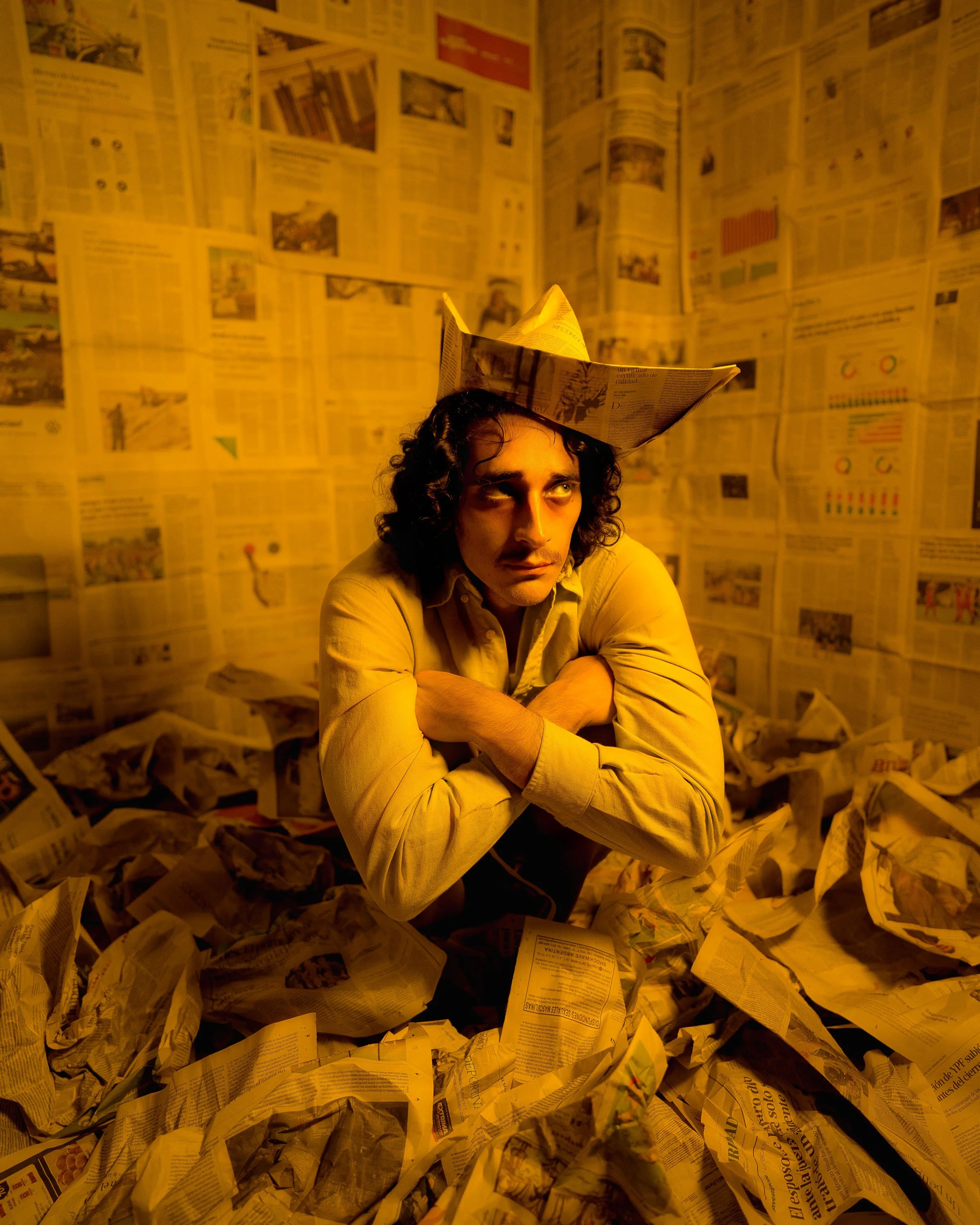 2 - Solo-con-mi-periodicos-2.jpg