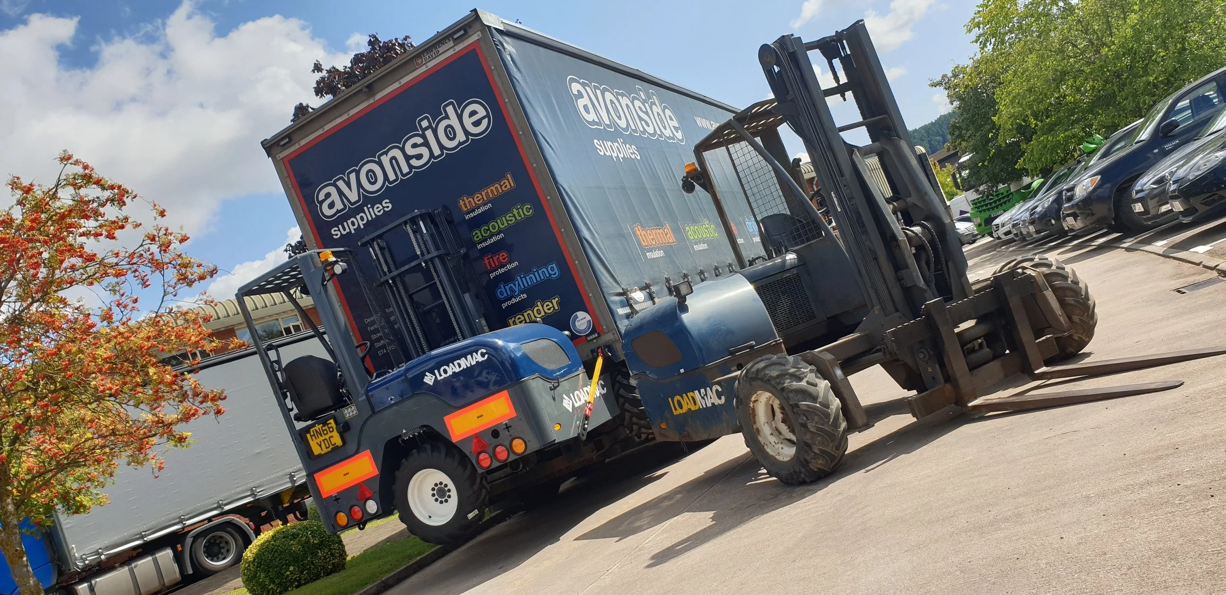 From the 1st to the 500th: Avonside Insulation Supplies order new Loadmac truck mounted forklift