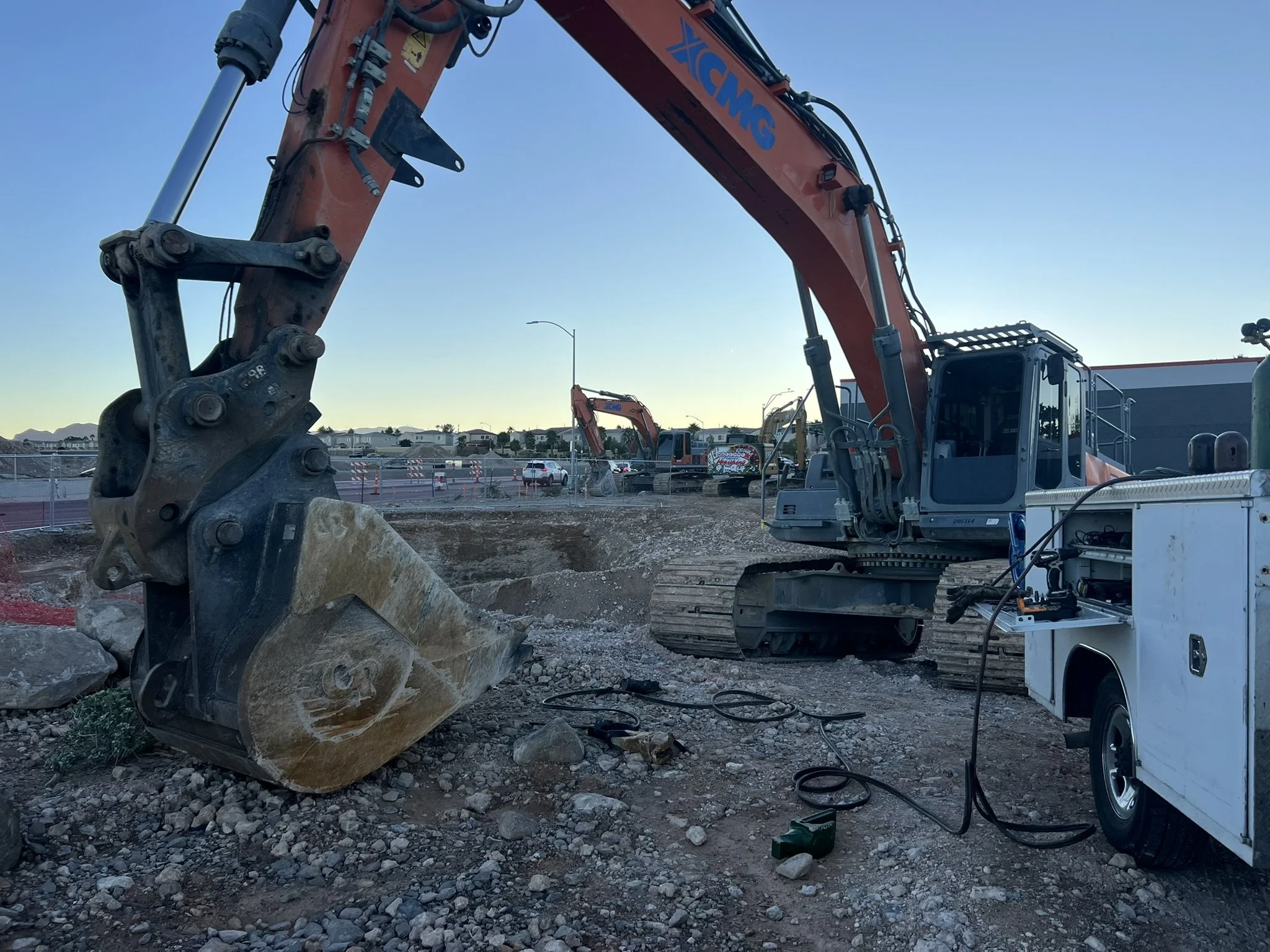 Oranssi carpenter using bench saw