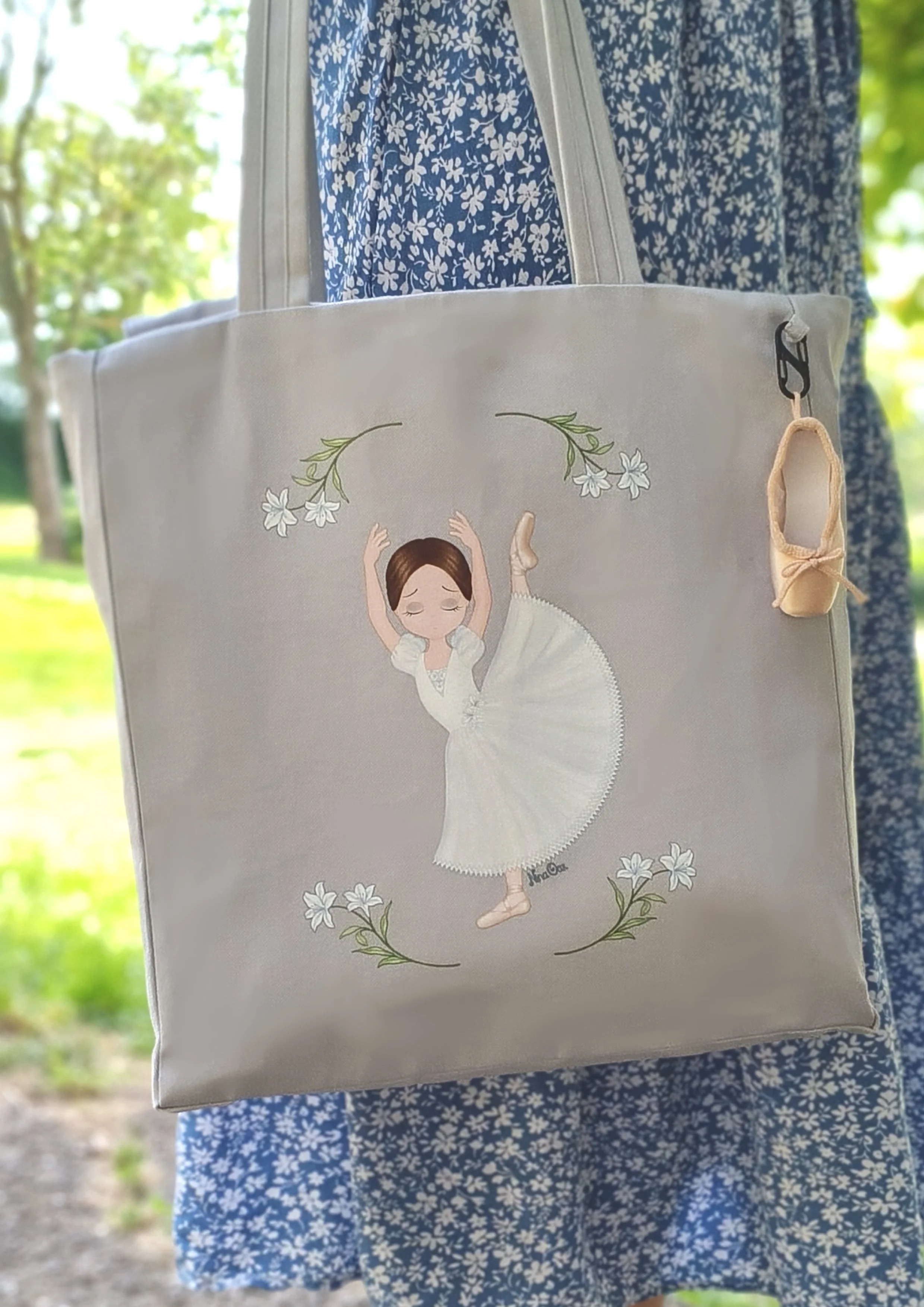 Tote_Bag_Giselle 2.jpg