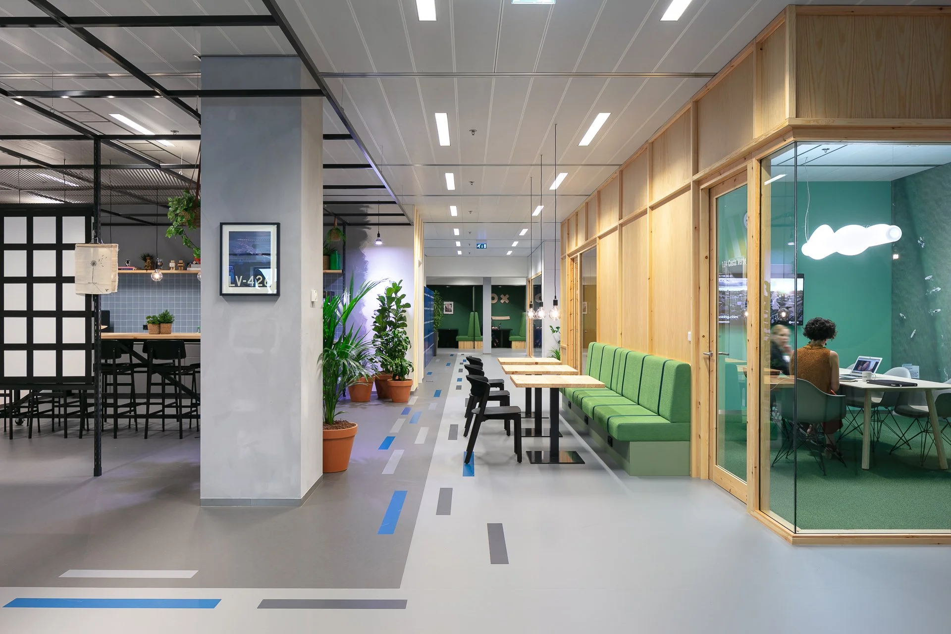 2 SP2018-Booking-TheBank-11-LowRes.JPG