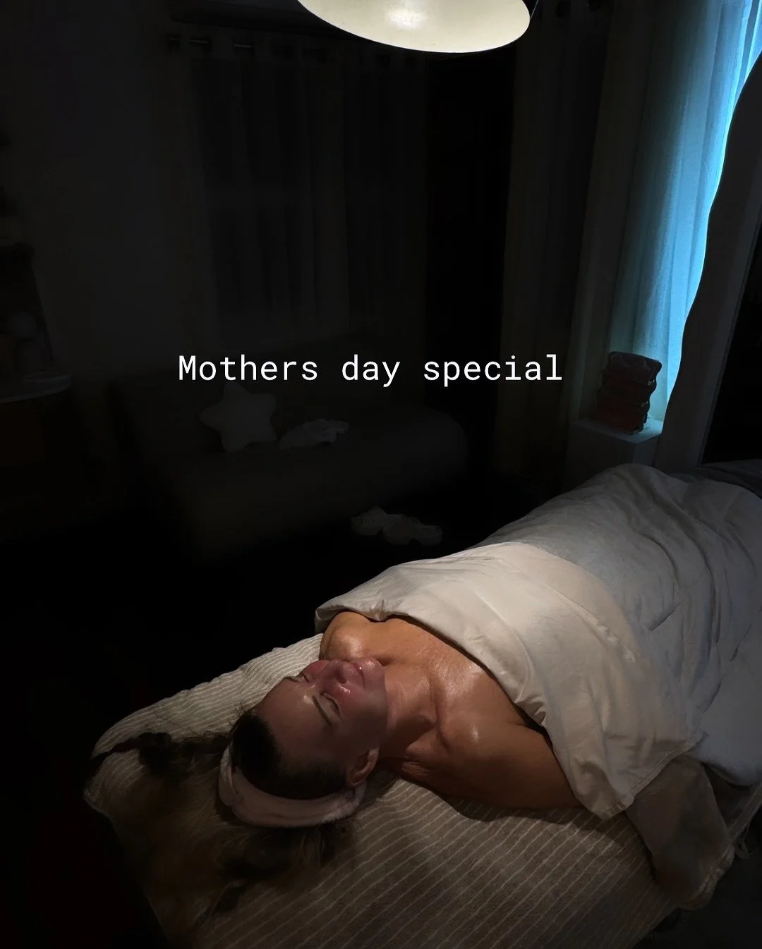 Skip the flowers this year and give her an experience she absolutely deserves ❤️

This Mother&rsquo;s Day, treat her to 90 minutes of pure relaxation and skin rejuvenation.
✨ 90 min customised facial 
✨ Choice of add-on: epiblading, enzyme mask or po