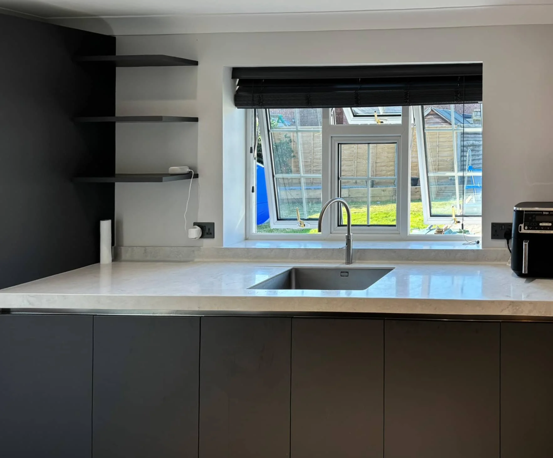 Graphite Handleless Kitchen in Caistor