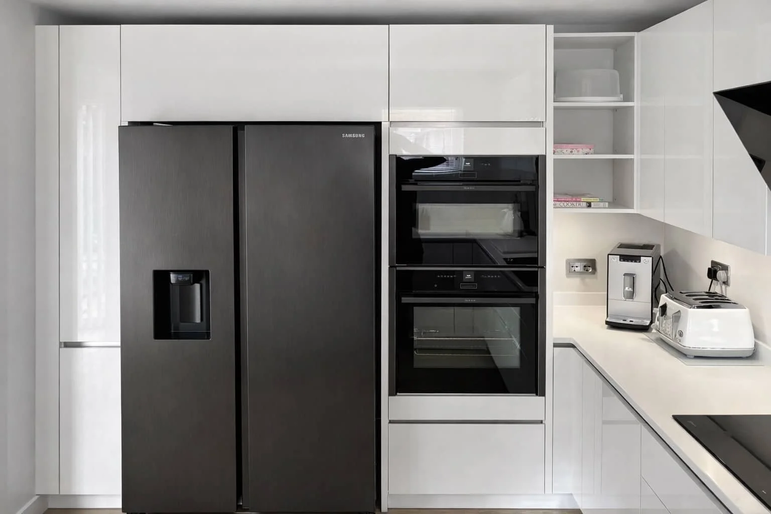 White Gloss Kitchen in Grimsby