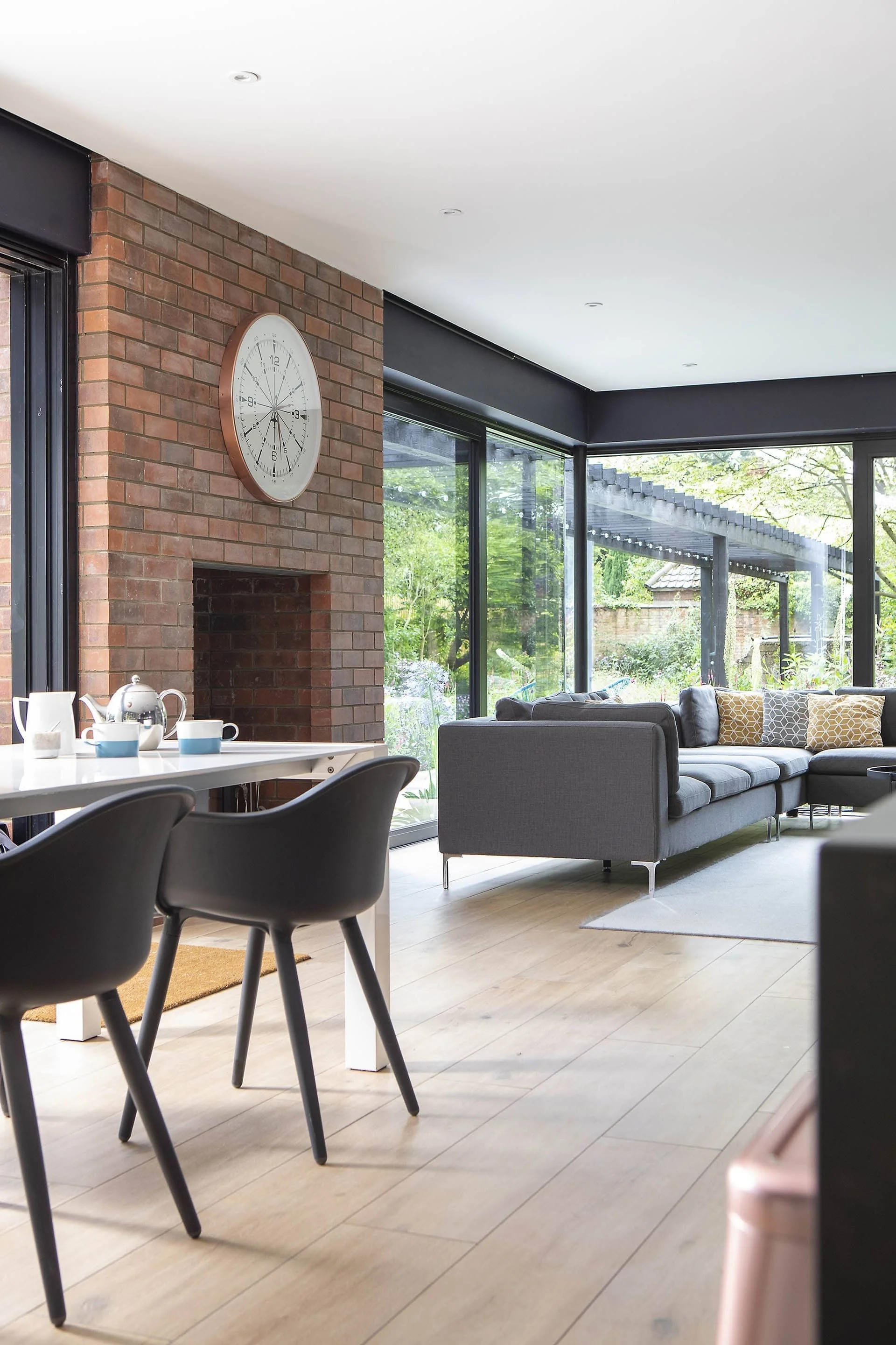 Black handleless kitchen Grimsby-AO0A2904.jpeg