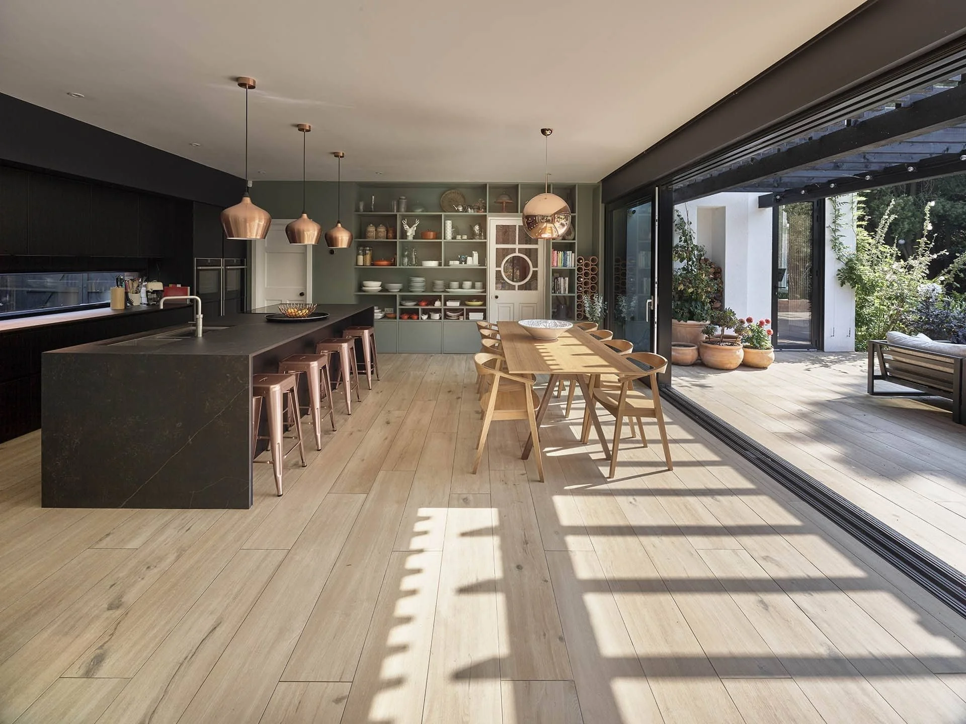 Black handleless kitchen Grimsby-ID_James_10734_HR.jpeg