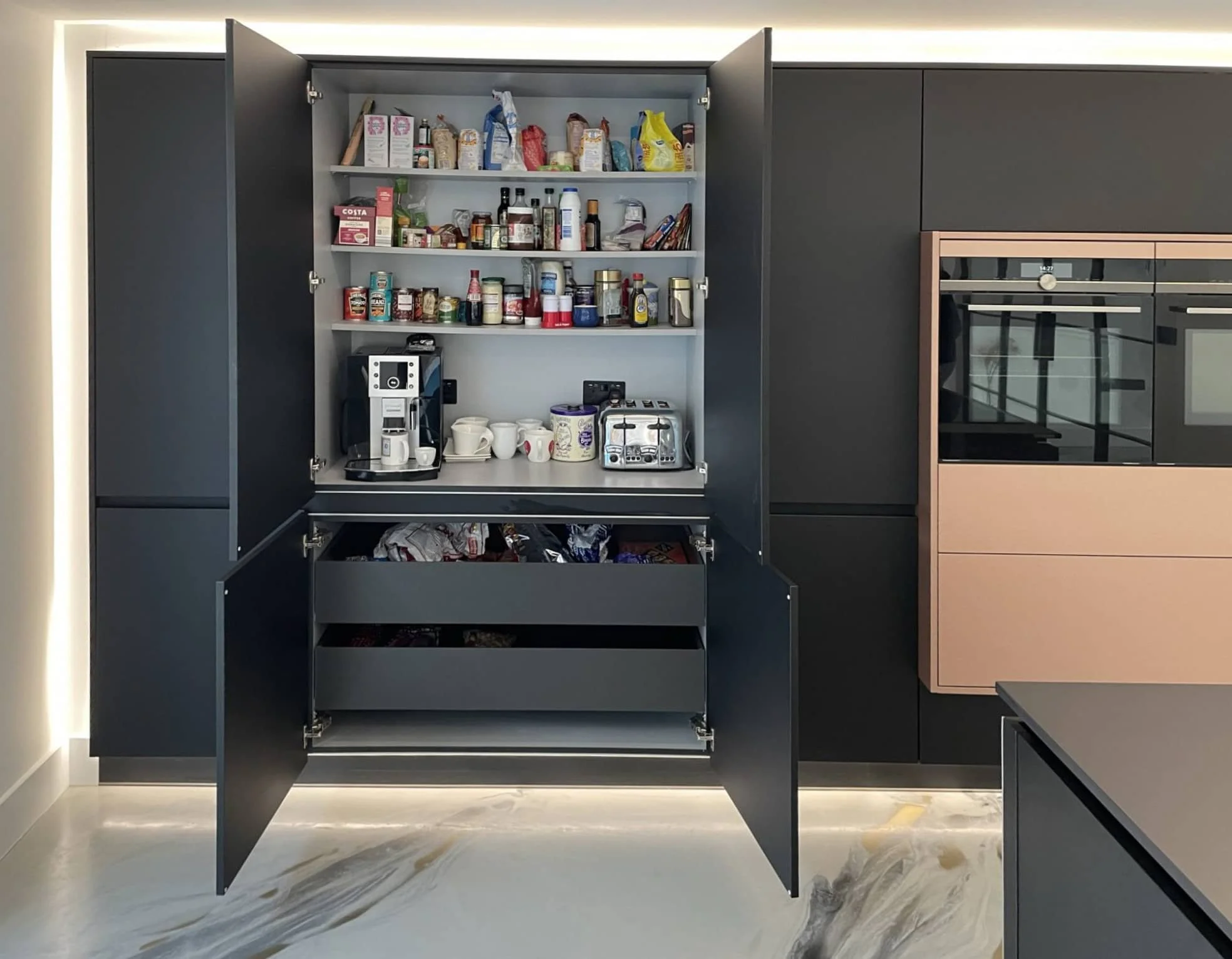 Matt Black, Holton le Clay -IMG_7689-2000x1500_edited.jpeg