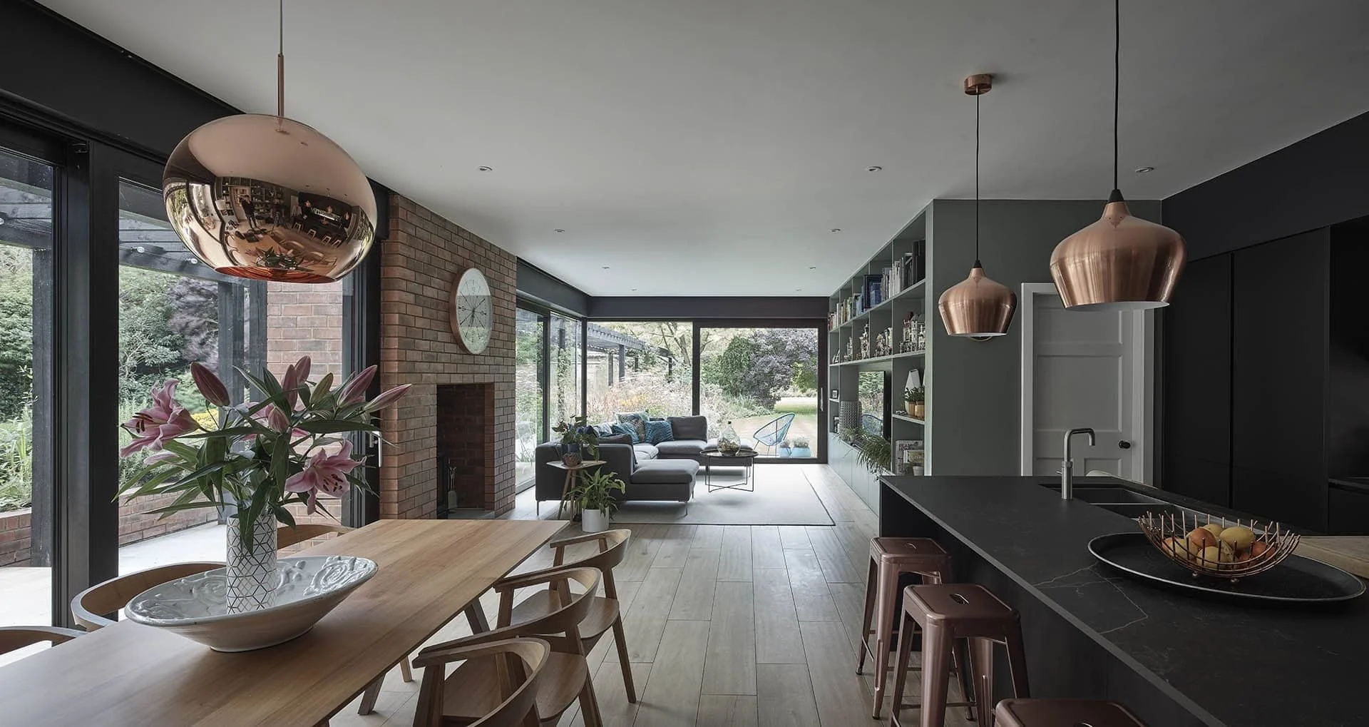 Black handleless kitchen Grimsby-ID_James_10482_HR.jpeg