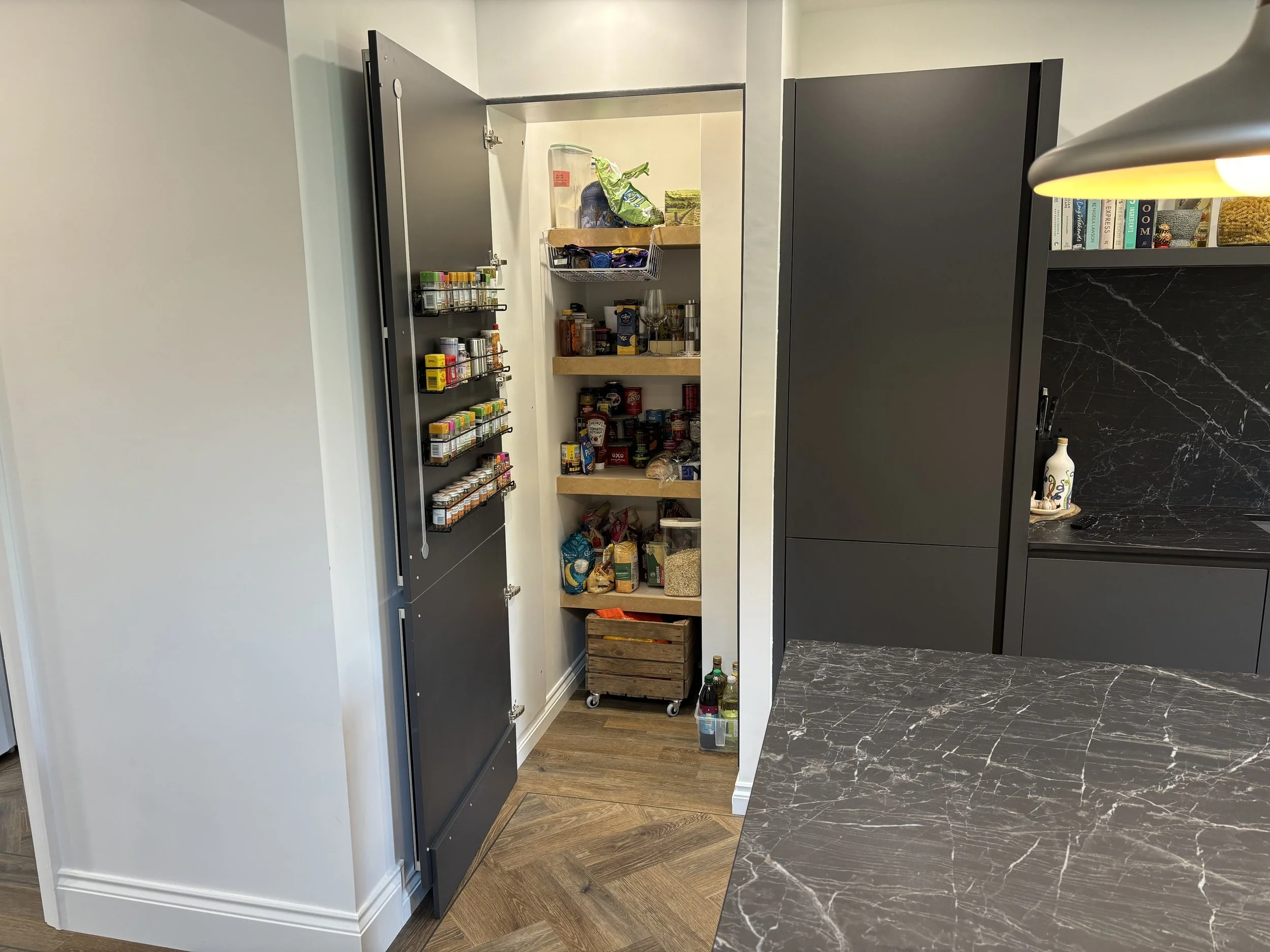 Modern Häcker kitchen with graphite and concrete-look contrast-IMG_3235.jpeg