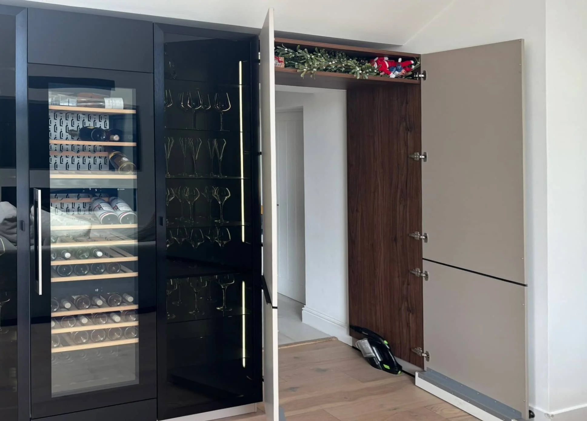 Modern Häcker Systemat kitchen in fluted walnut with brushed bronze island -IMG_5142-2000x1500_edited.jpeg