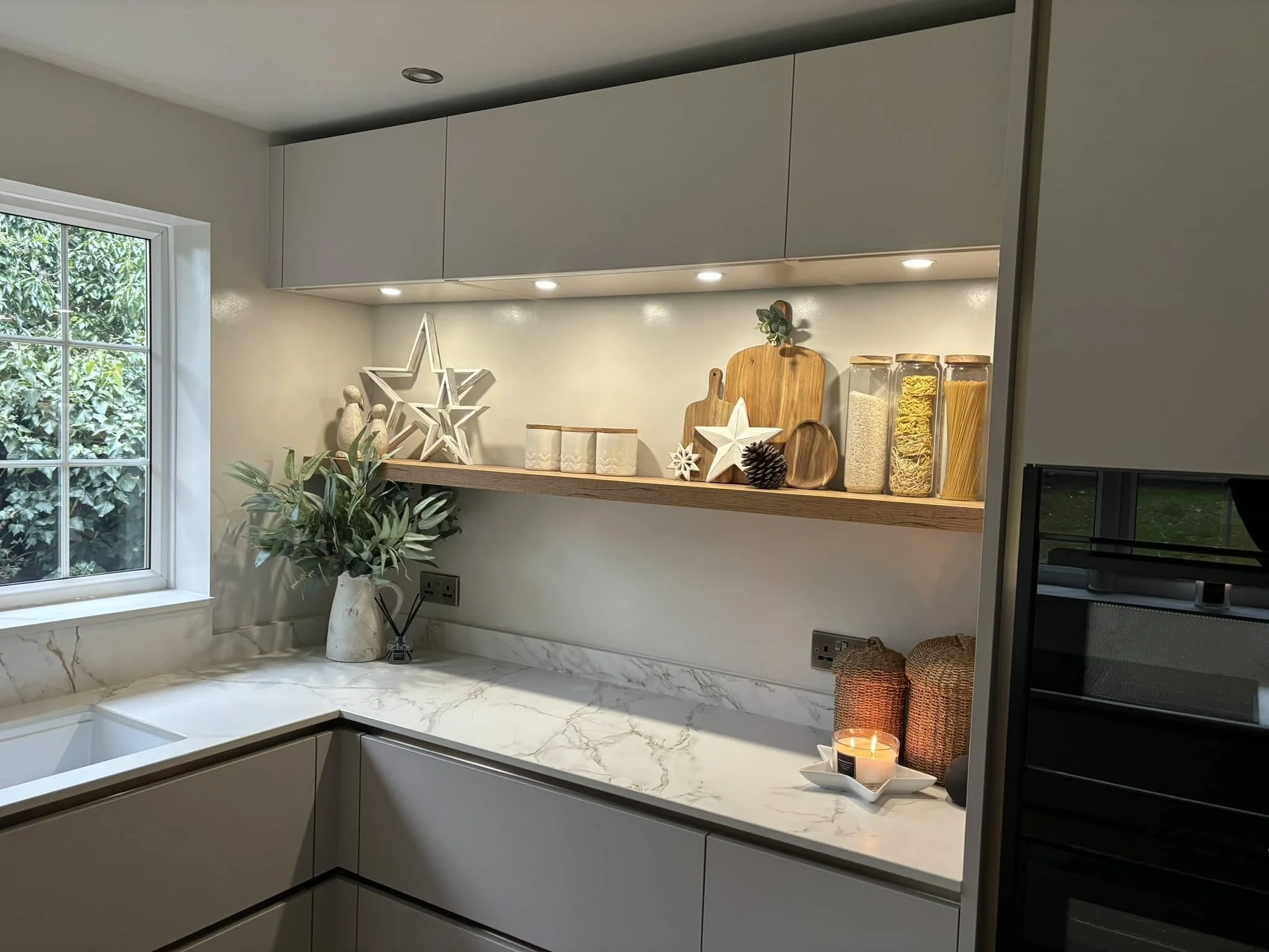 Cashmere and Oak Kitchen in Caistor