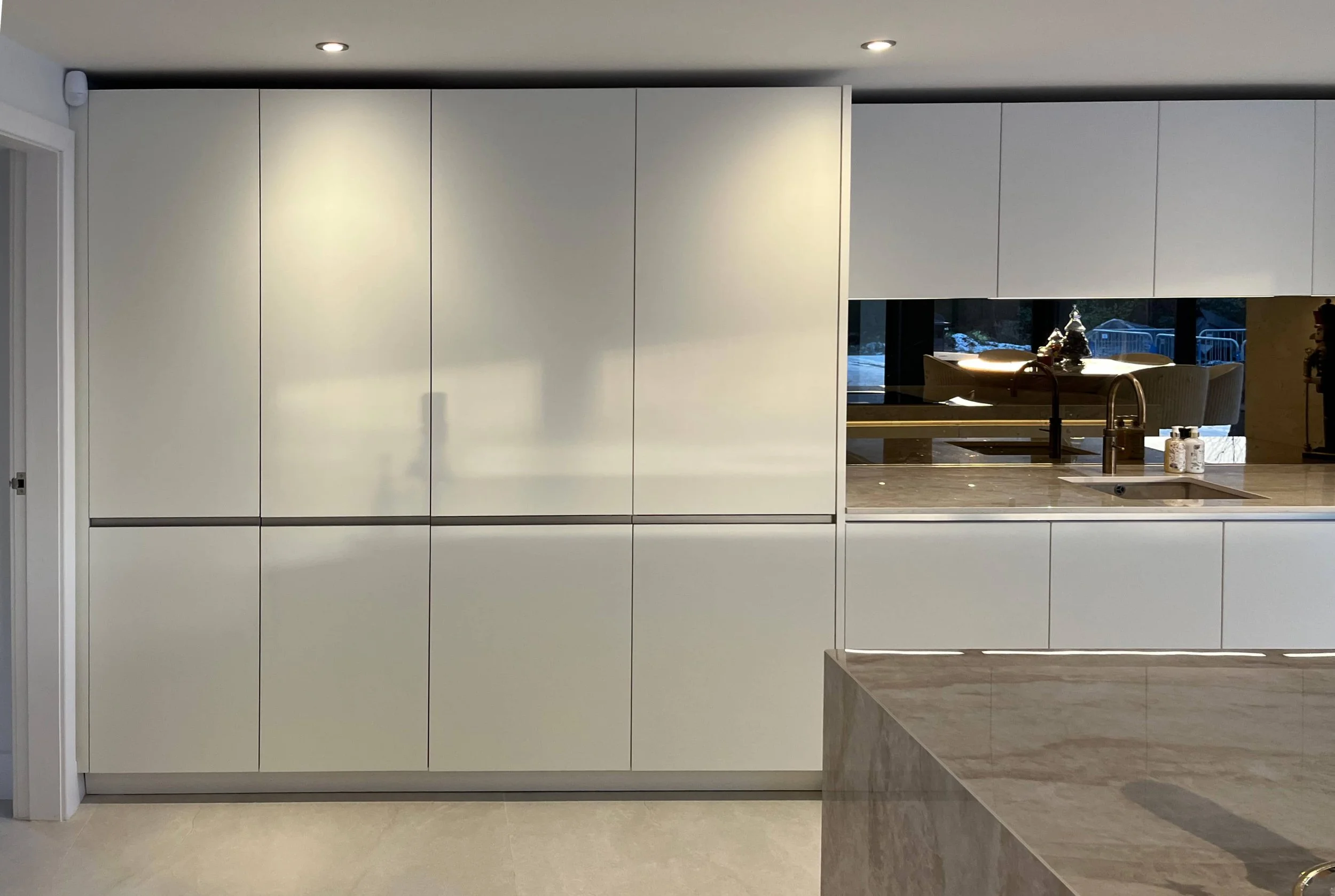 Light, neutral modern kitchen with bespoke oak barrel feature, Laceby -Light, neutral modern kitchen with bespoke oak barrel feature-IMG_0268_edited.jpeg