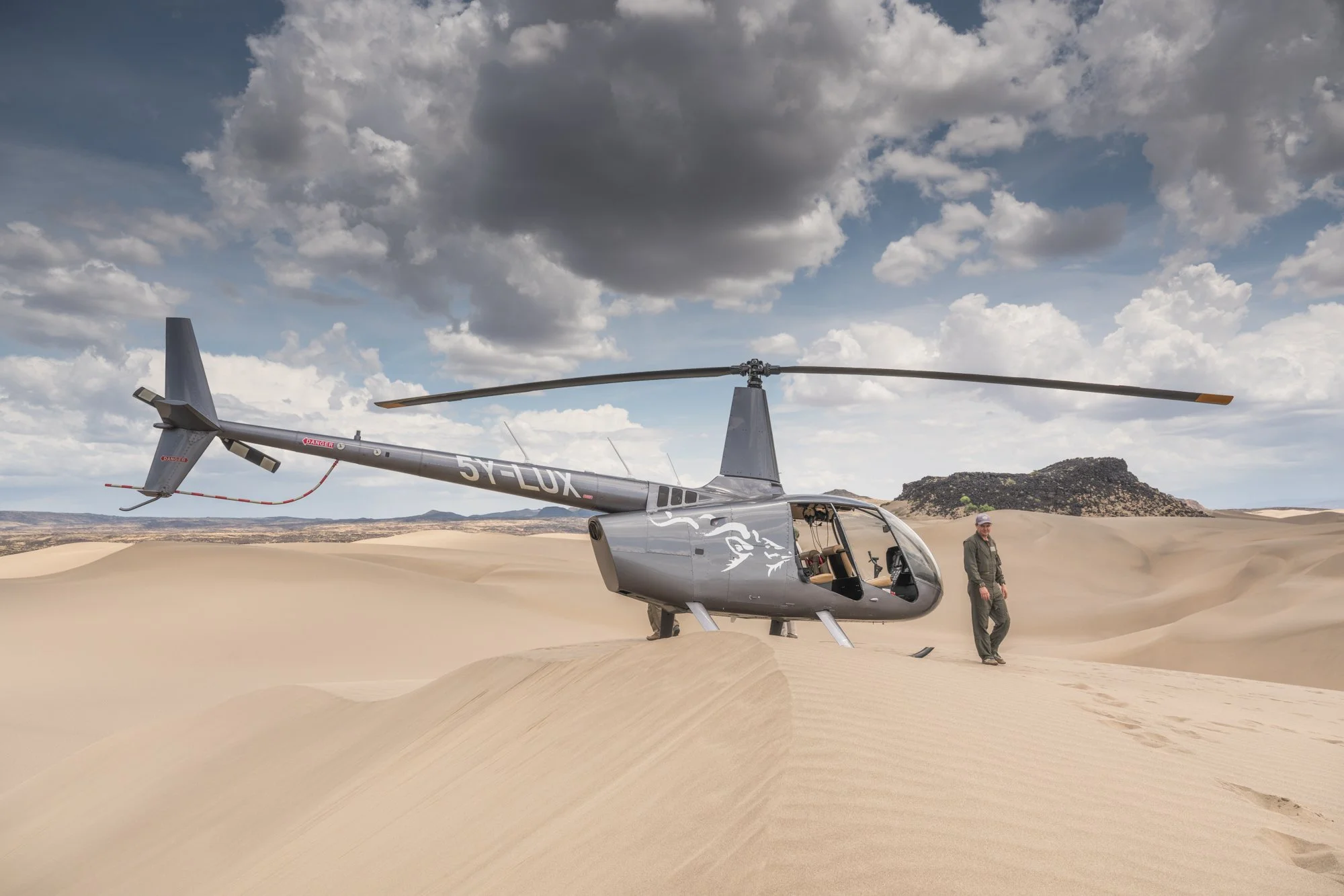 helicopter-safari-sand-dunes-northern-kenya-kenya-choppers.jpg