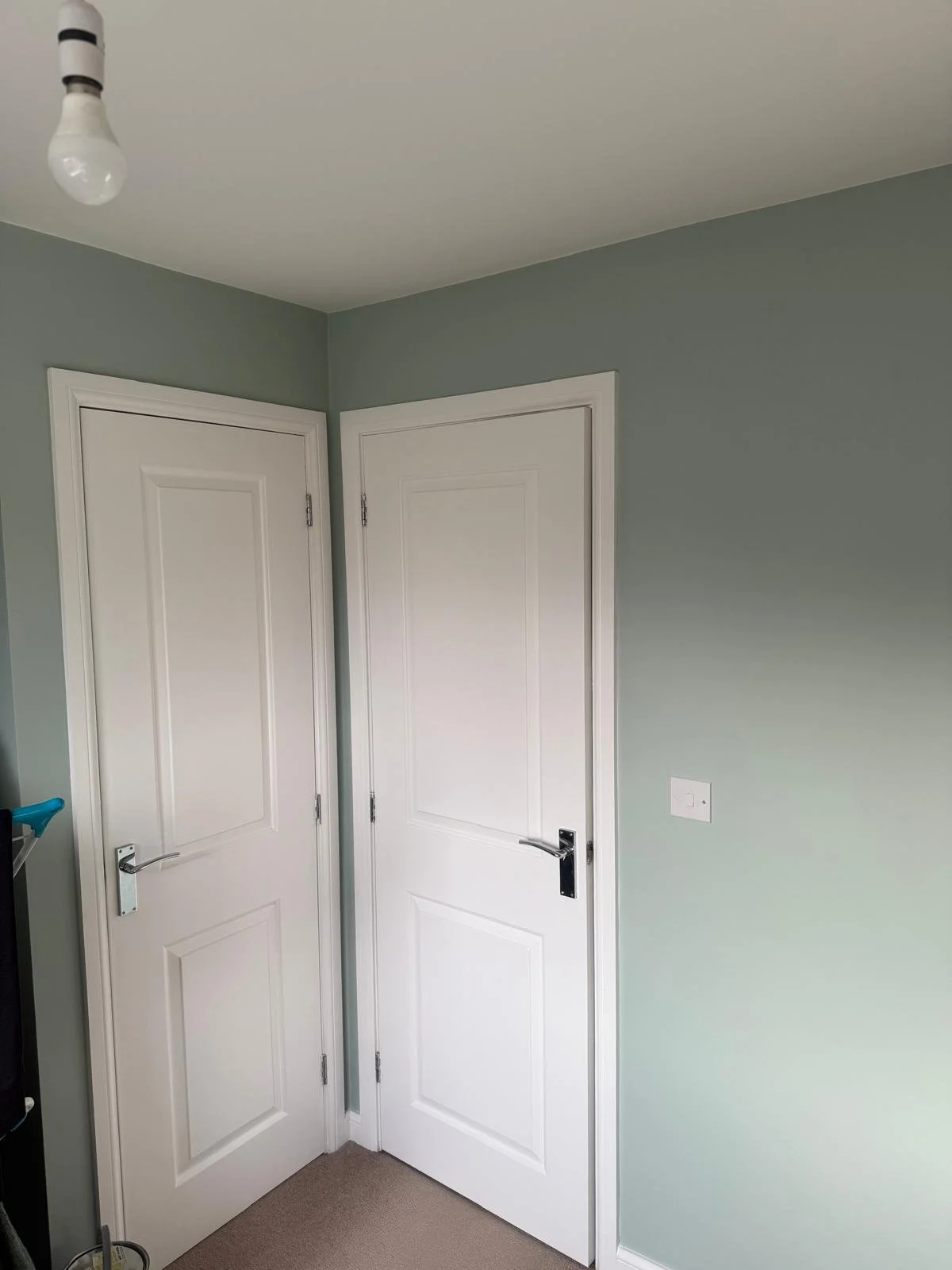 farrow-ball-teresas-green-bedroom-interior-painting-chesterfield