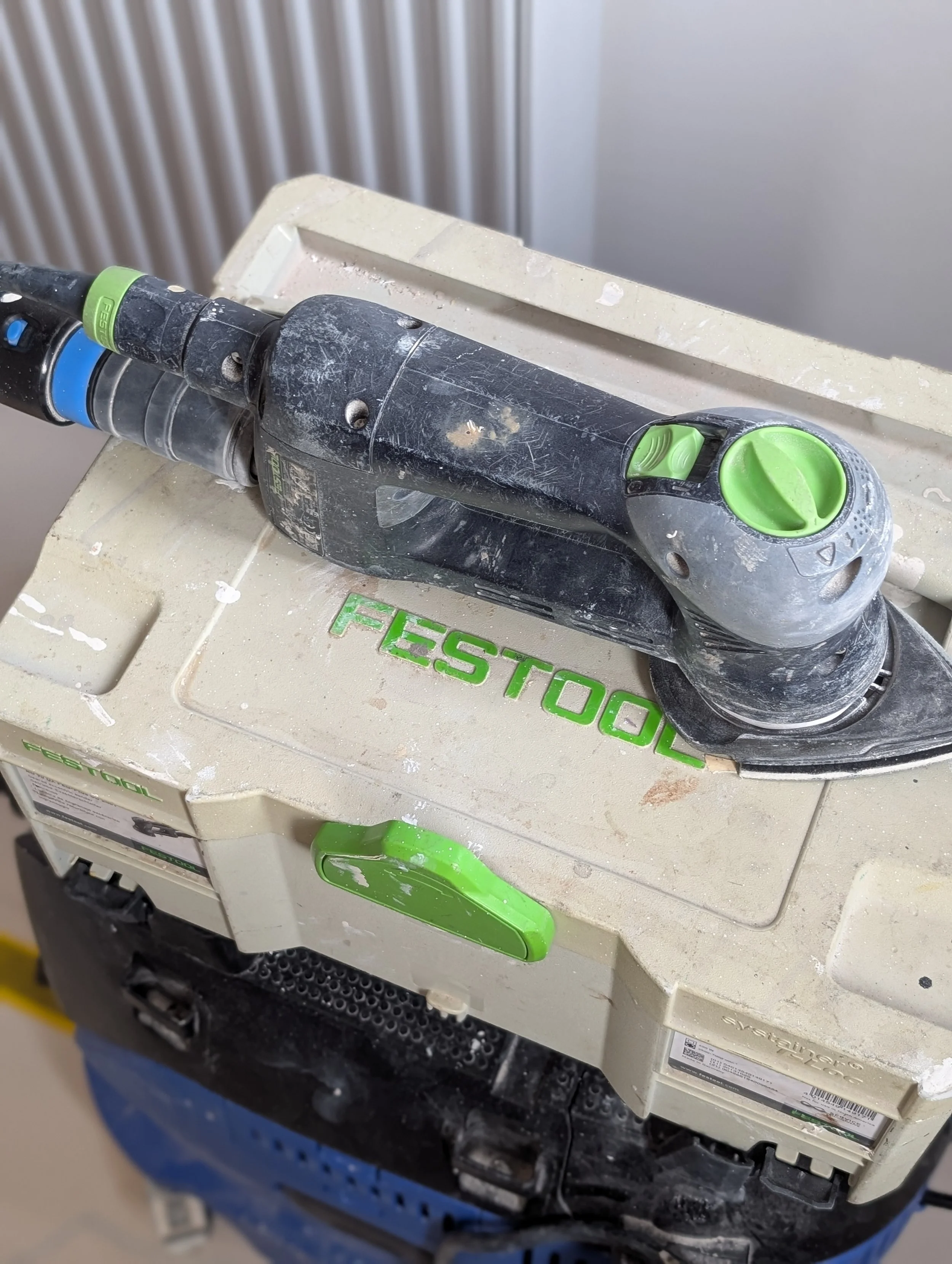 Dustless sanding power sander in Chesterfield