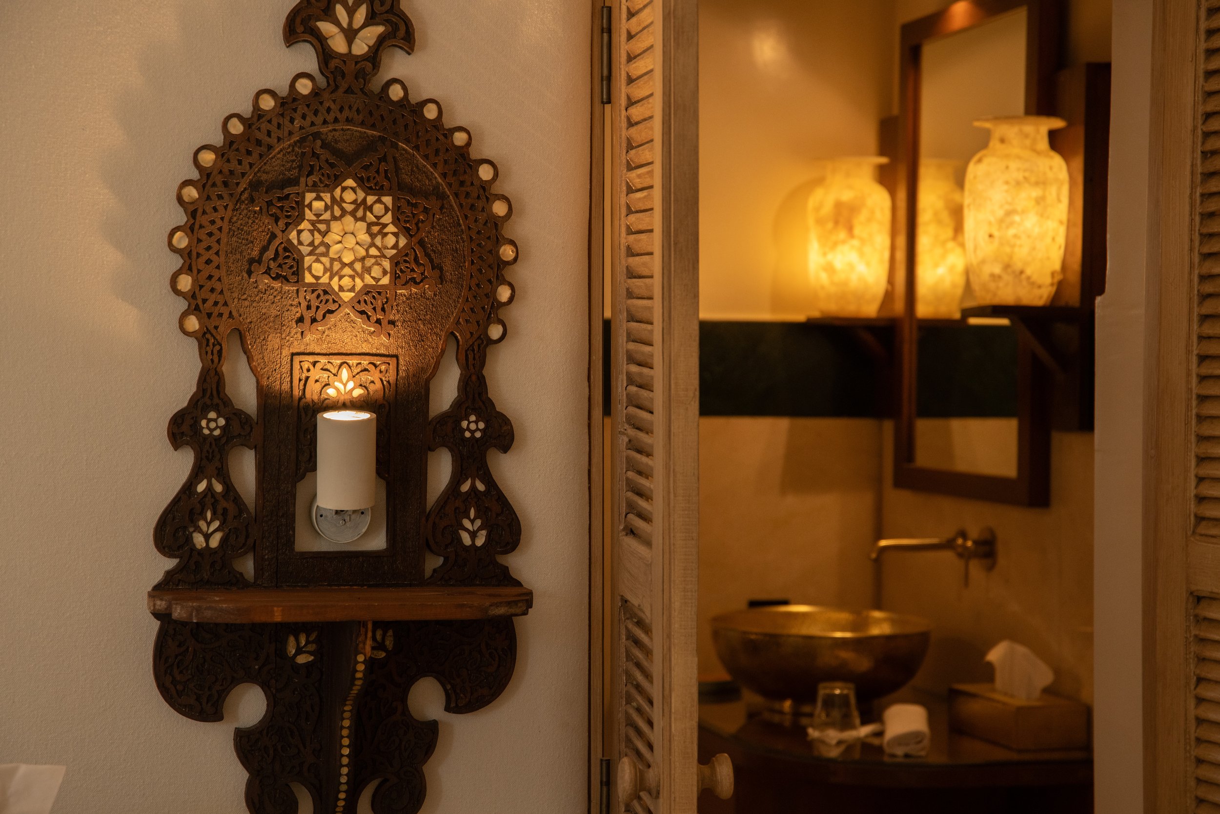 Entrance to Pearl s bathroom bedroom 1.jpg