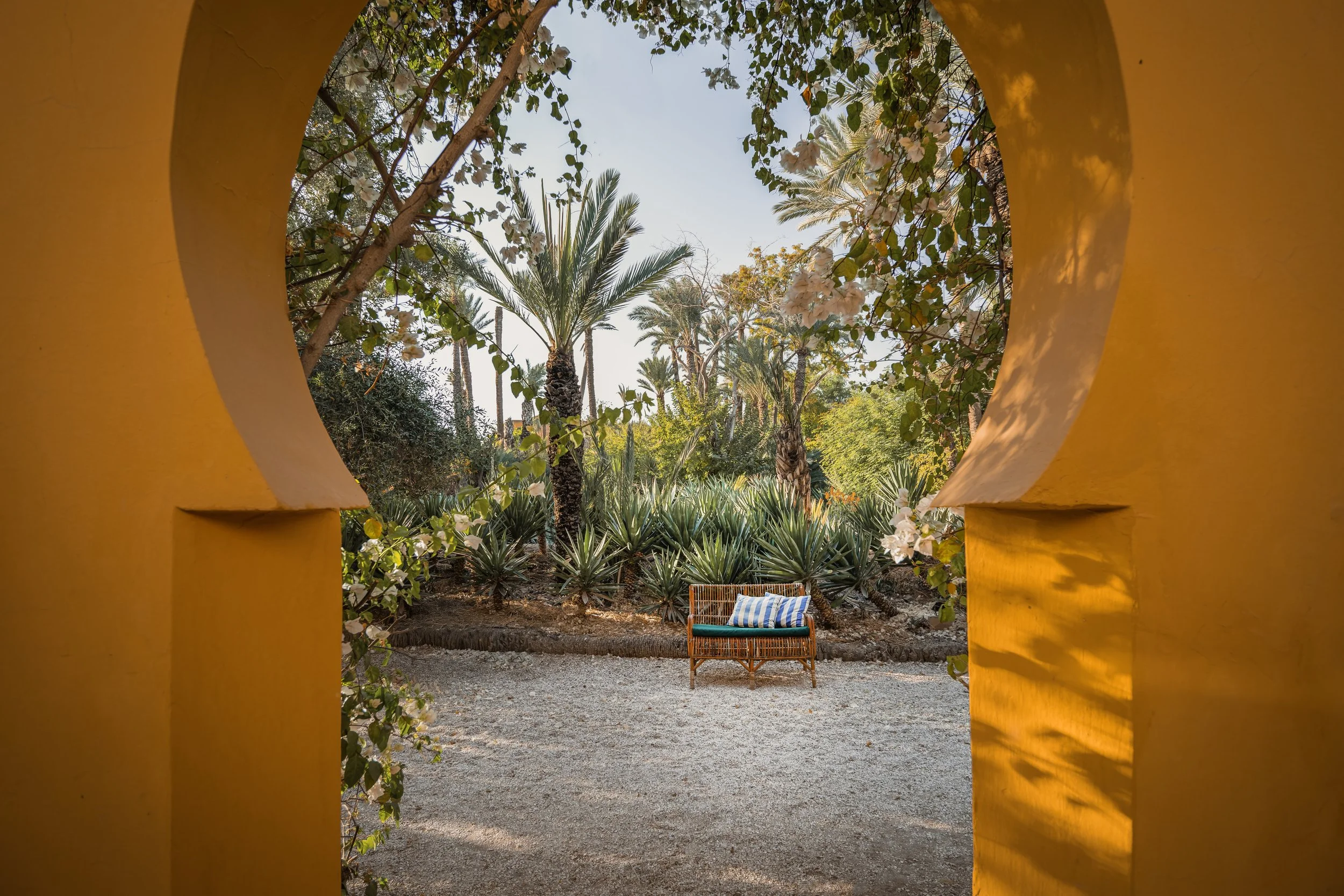 From the veranda to the gardens Dumon.jpg