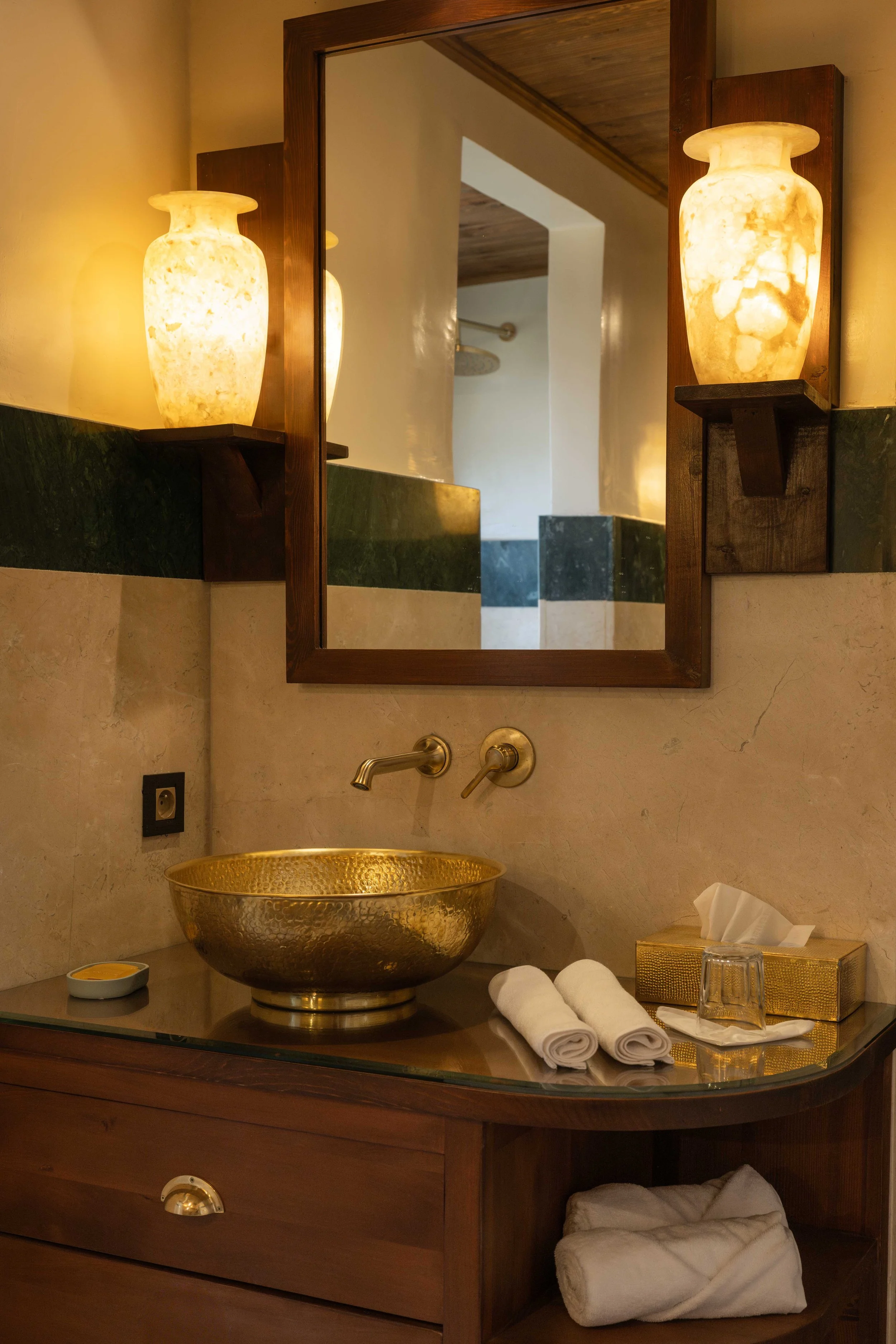 Camp bathroom Pearl suite Jnane Karwan.jpg