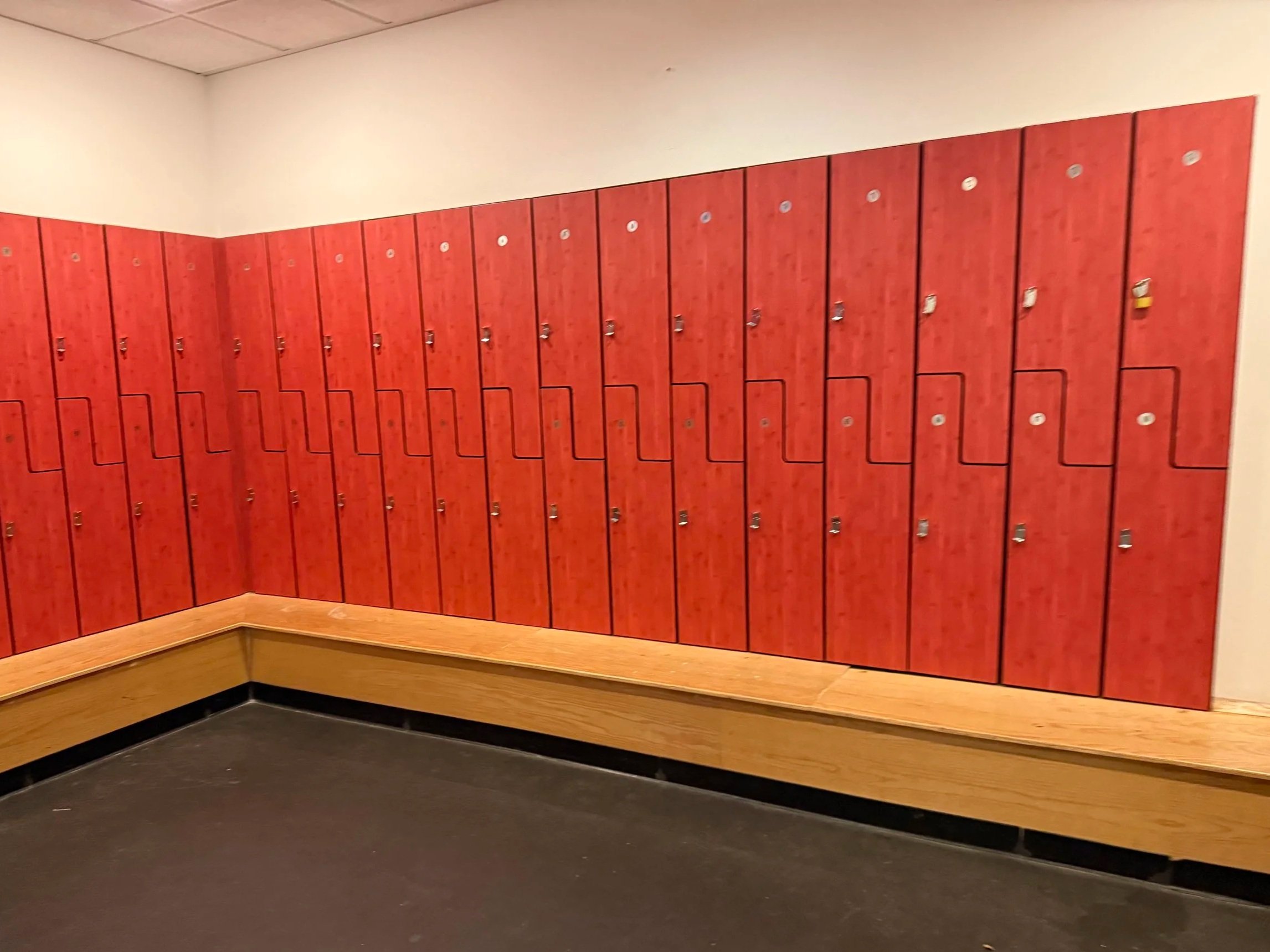 PRIVATE LOCKER ROOMS