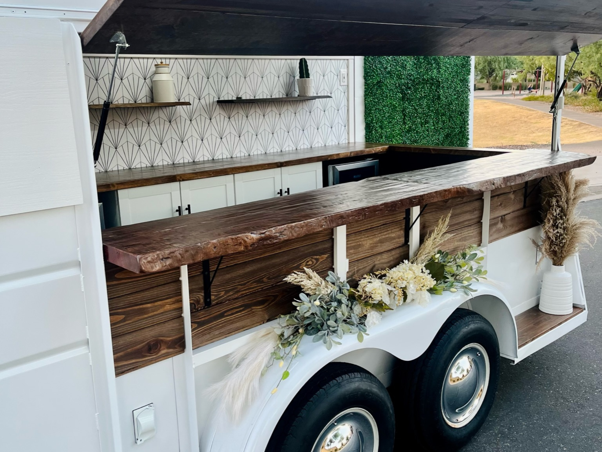 The Ultimate Guide to Hiring Bartenders and Mobile Bars for Your ...