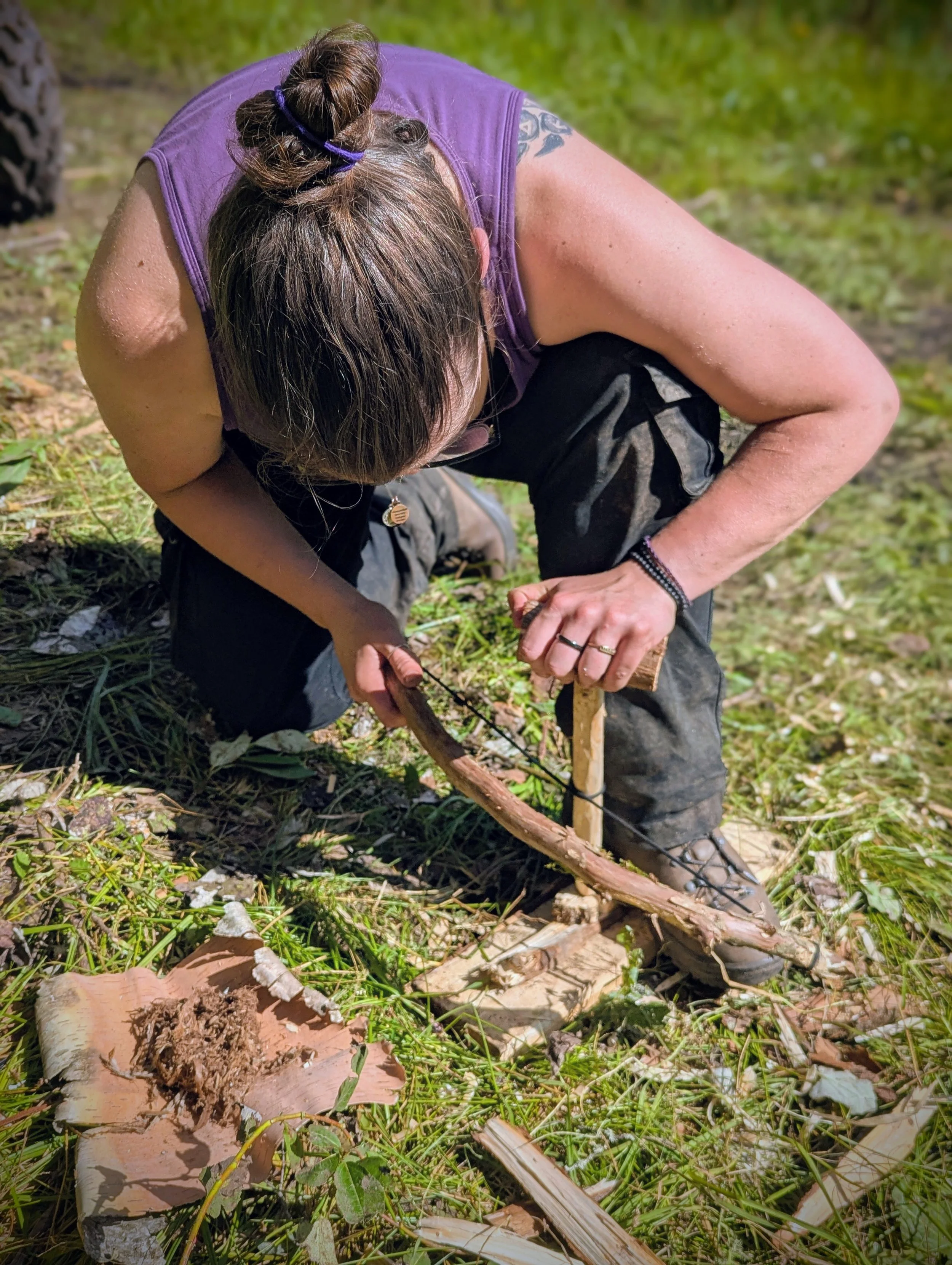 bushcraft québec feu par friction forêt boréale black wolf survival