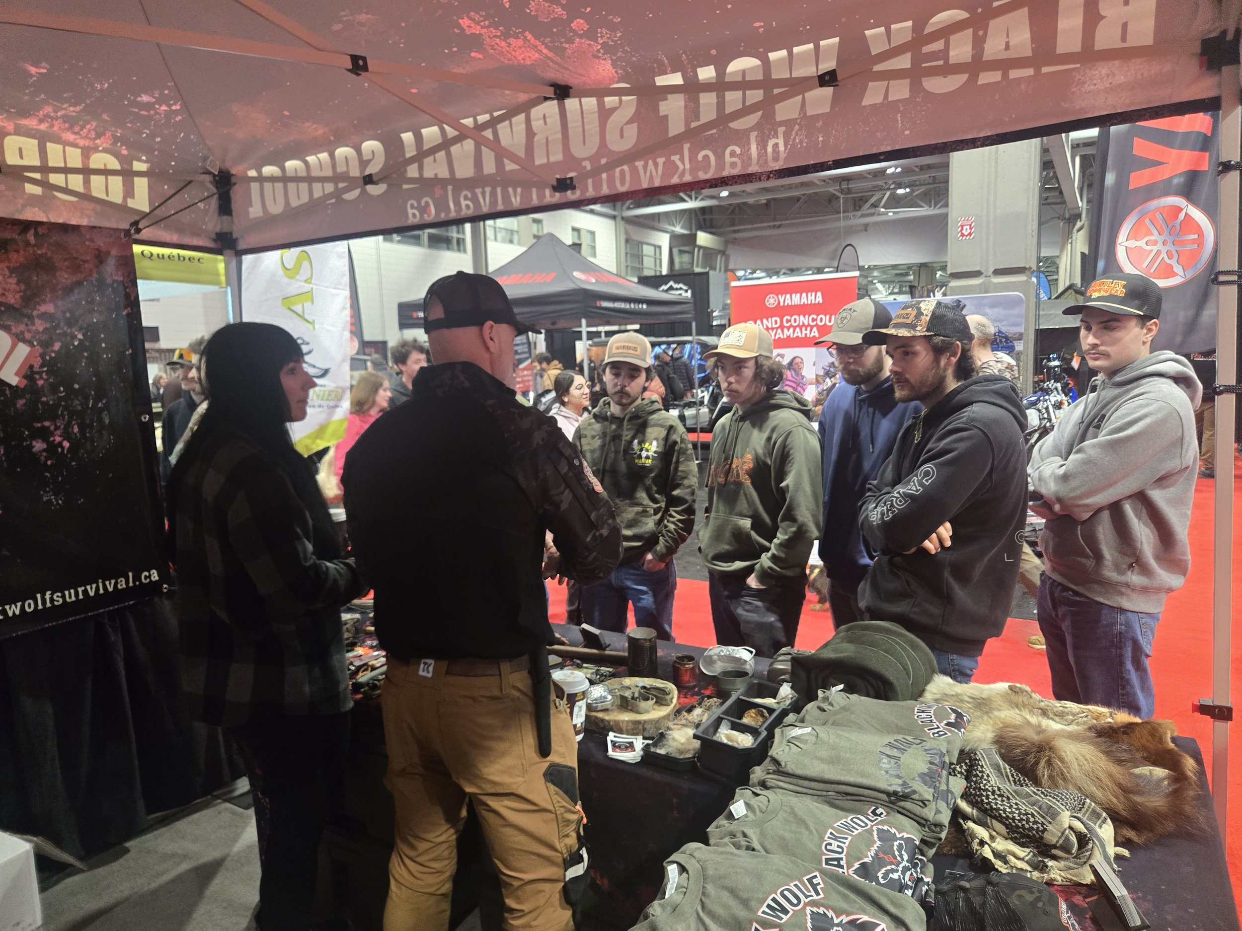 kiosque société blackbird black wolf survival salon québec