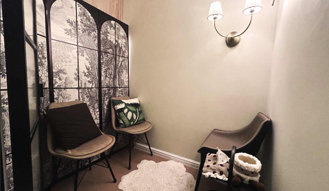 Therapy room interior — Somatic Attachment Therapy Singapore, safe space for attachment and relationship counselling