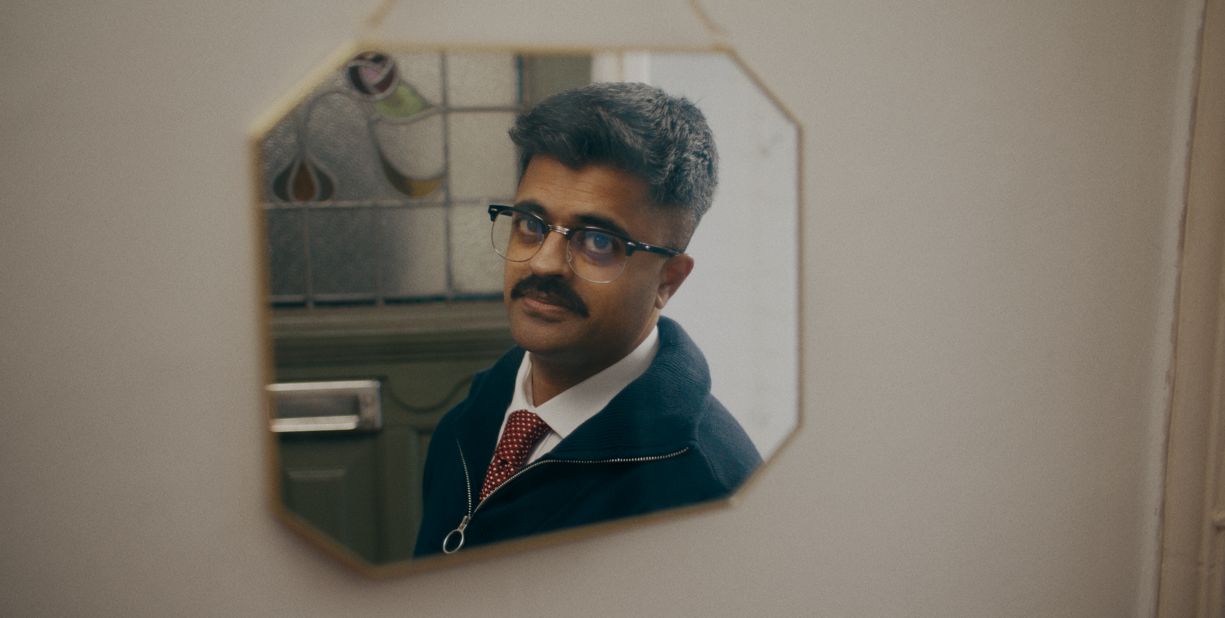 DAVID IN MIRROR copy.png