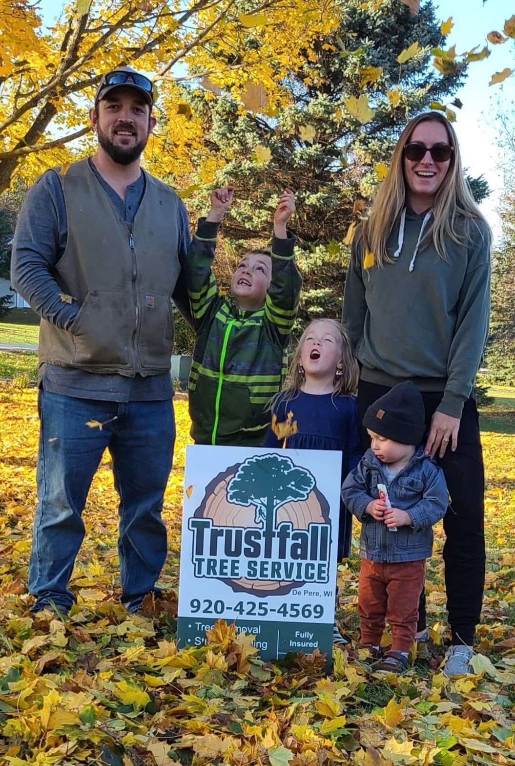Family owned tree service. Tree removal and tree trimming with arborist and crane in Green Bay.