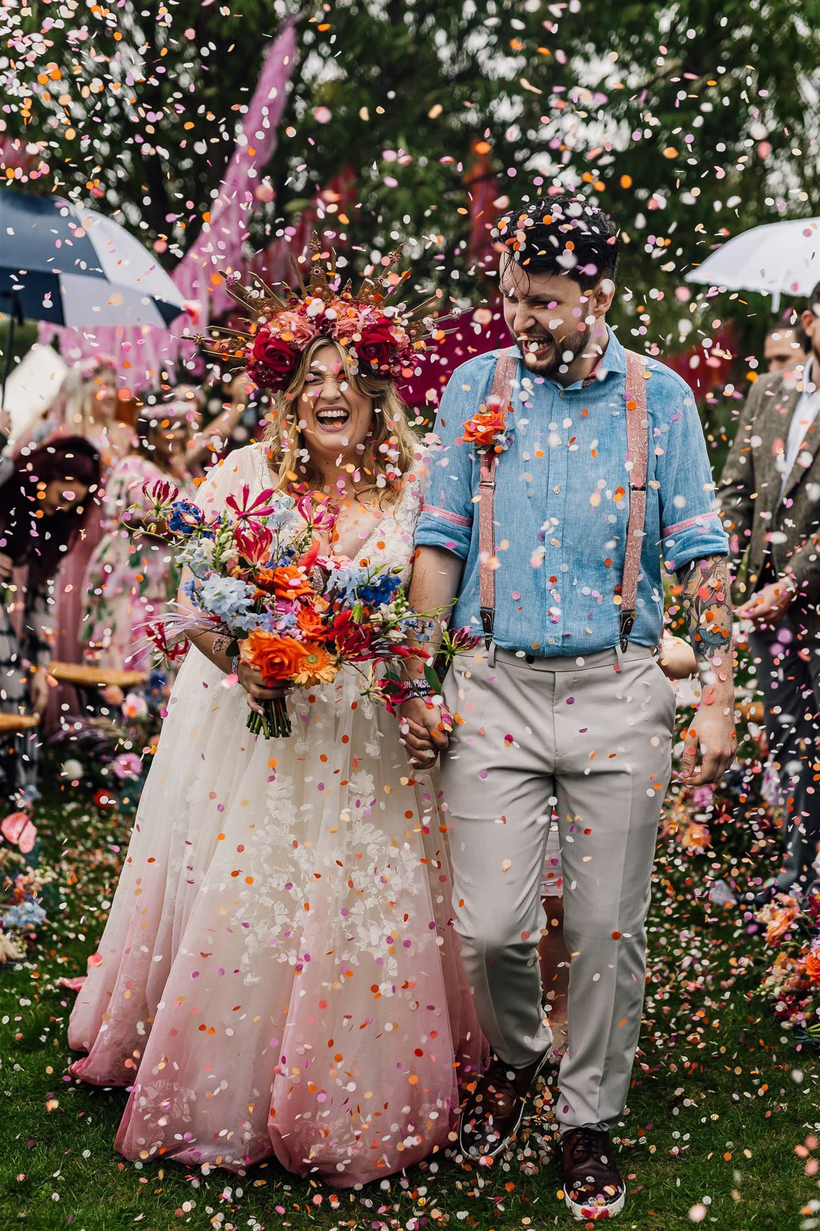 Secret Tips on How To Get Incredible Confetti Photos At Your Wedding