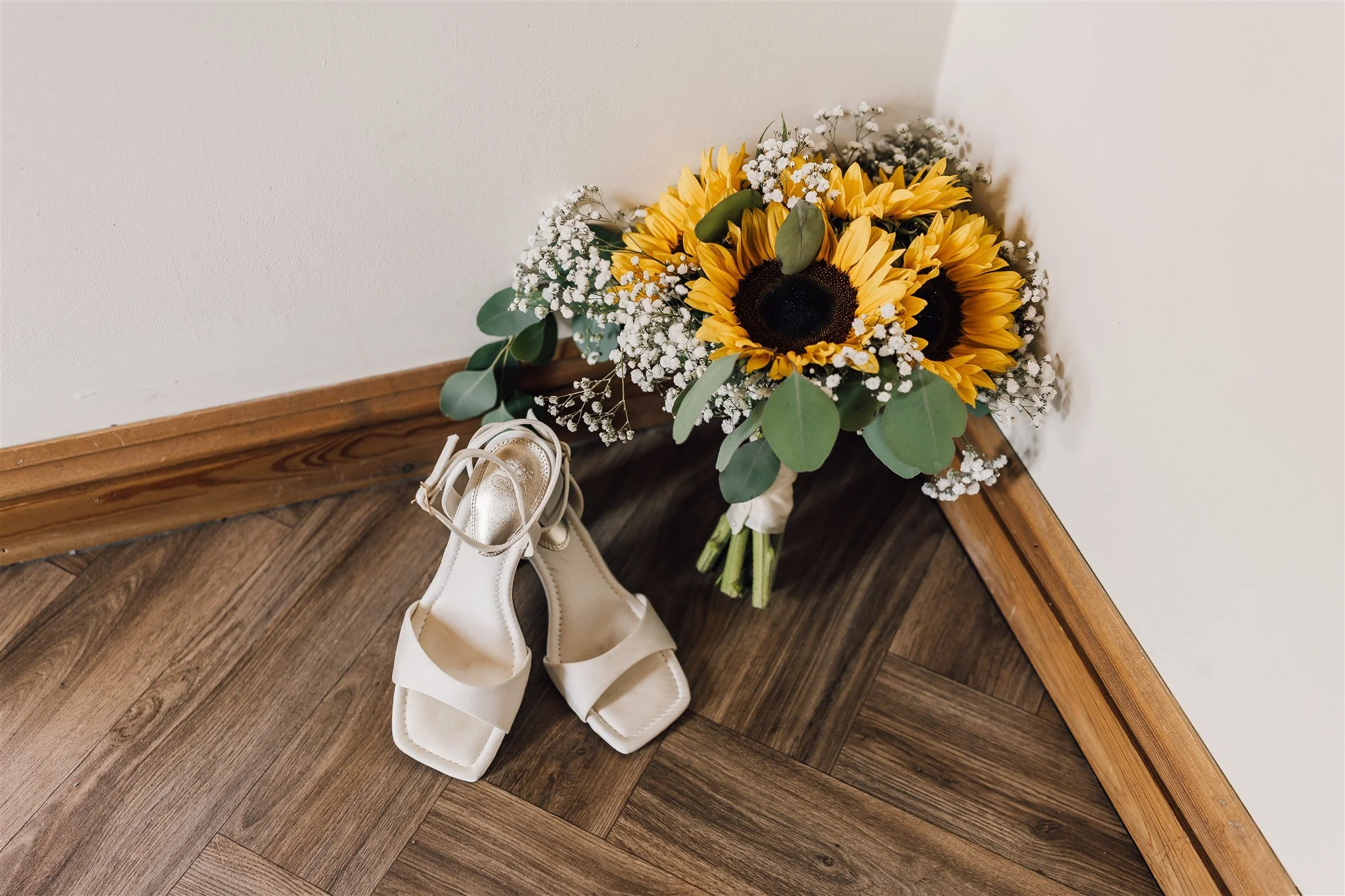 Bride Bouquet and shoes