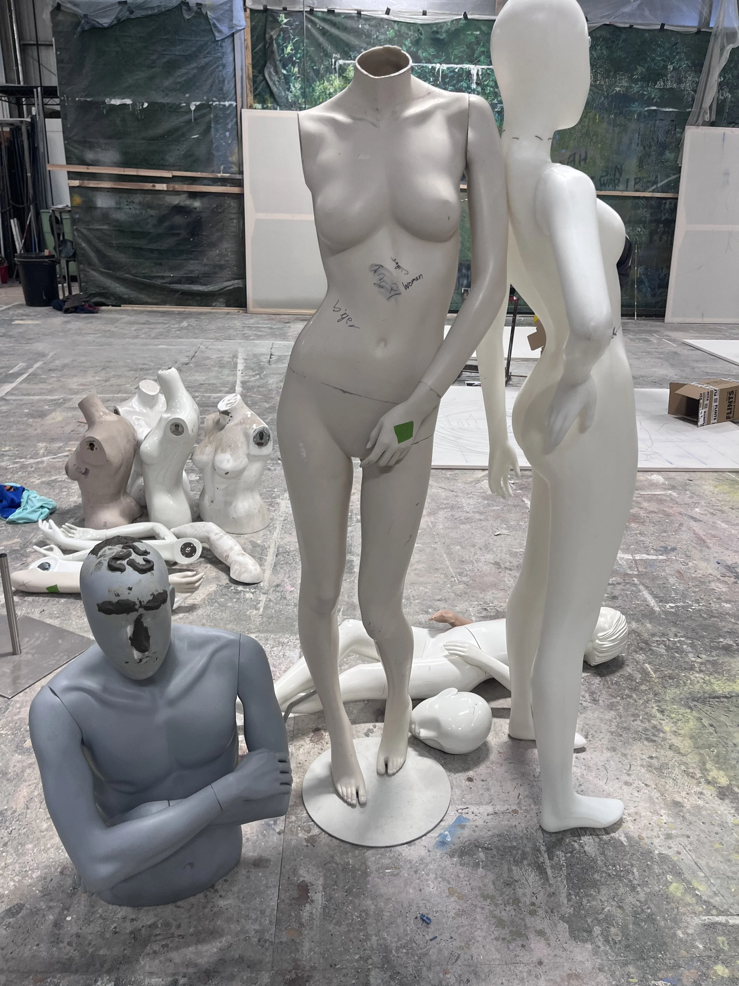 Adapting the mannequins 