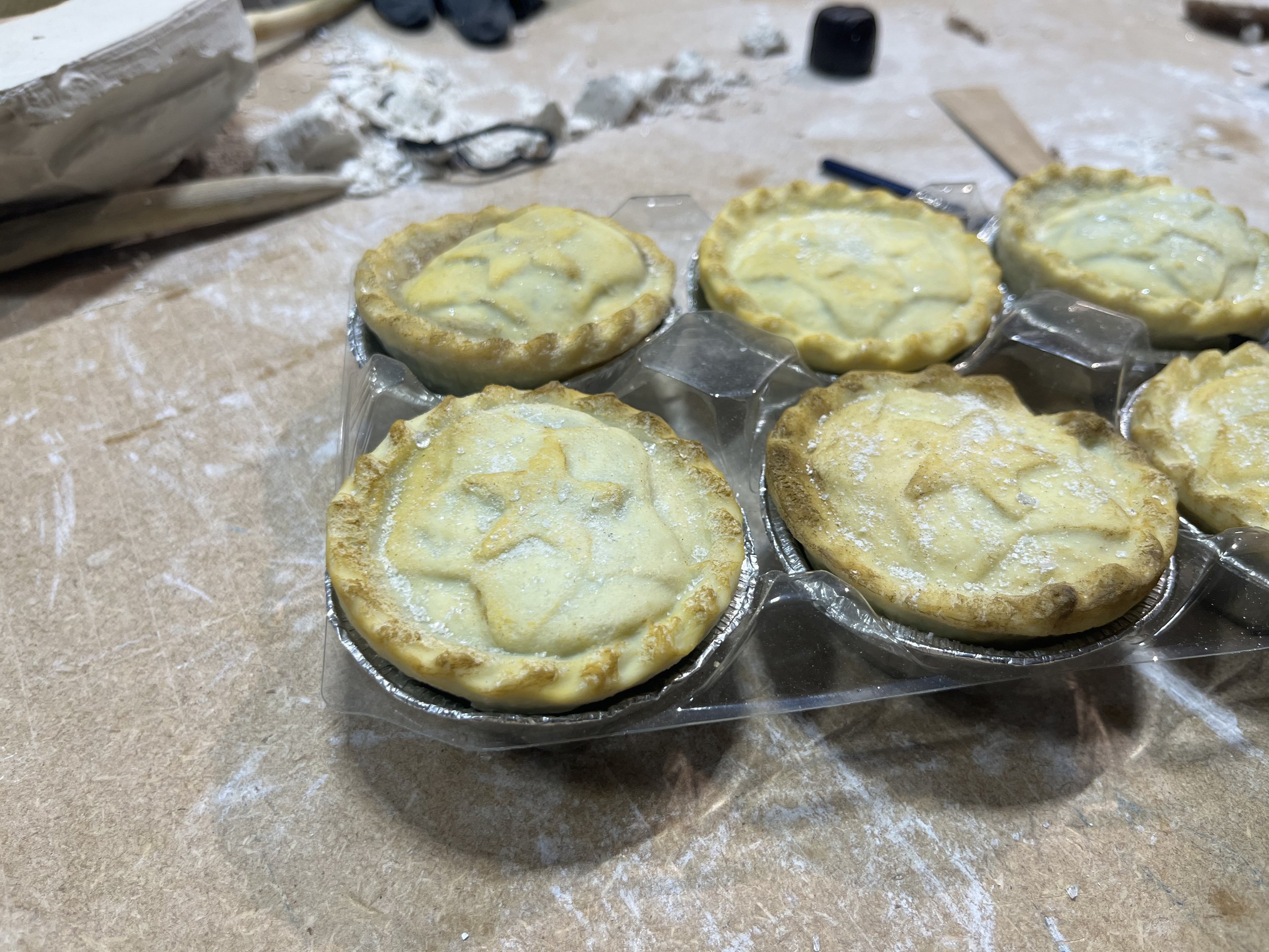 Finished mince pie cast