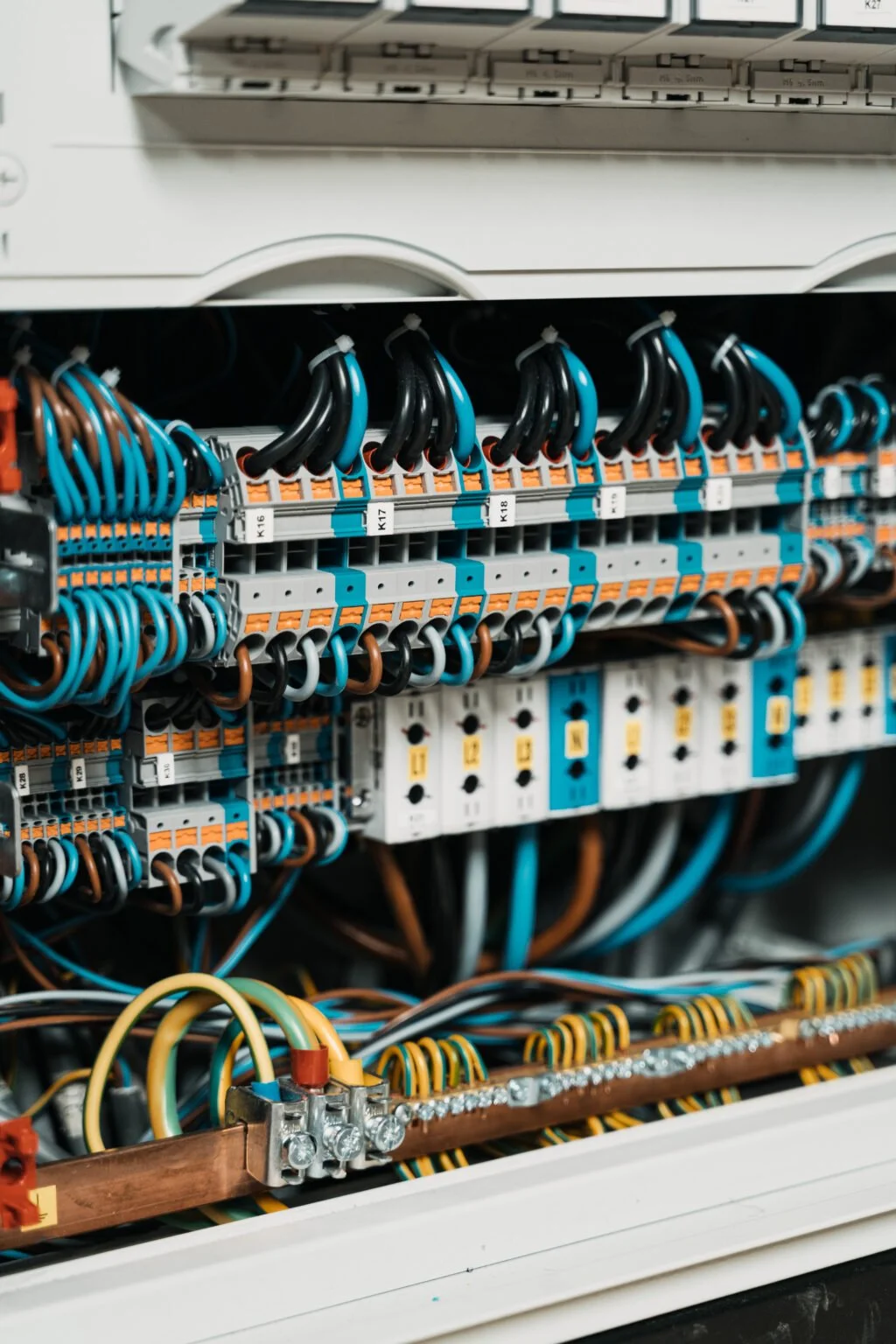 Instalatii electrice hale industriale