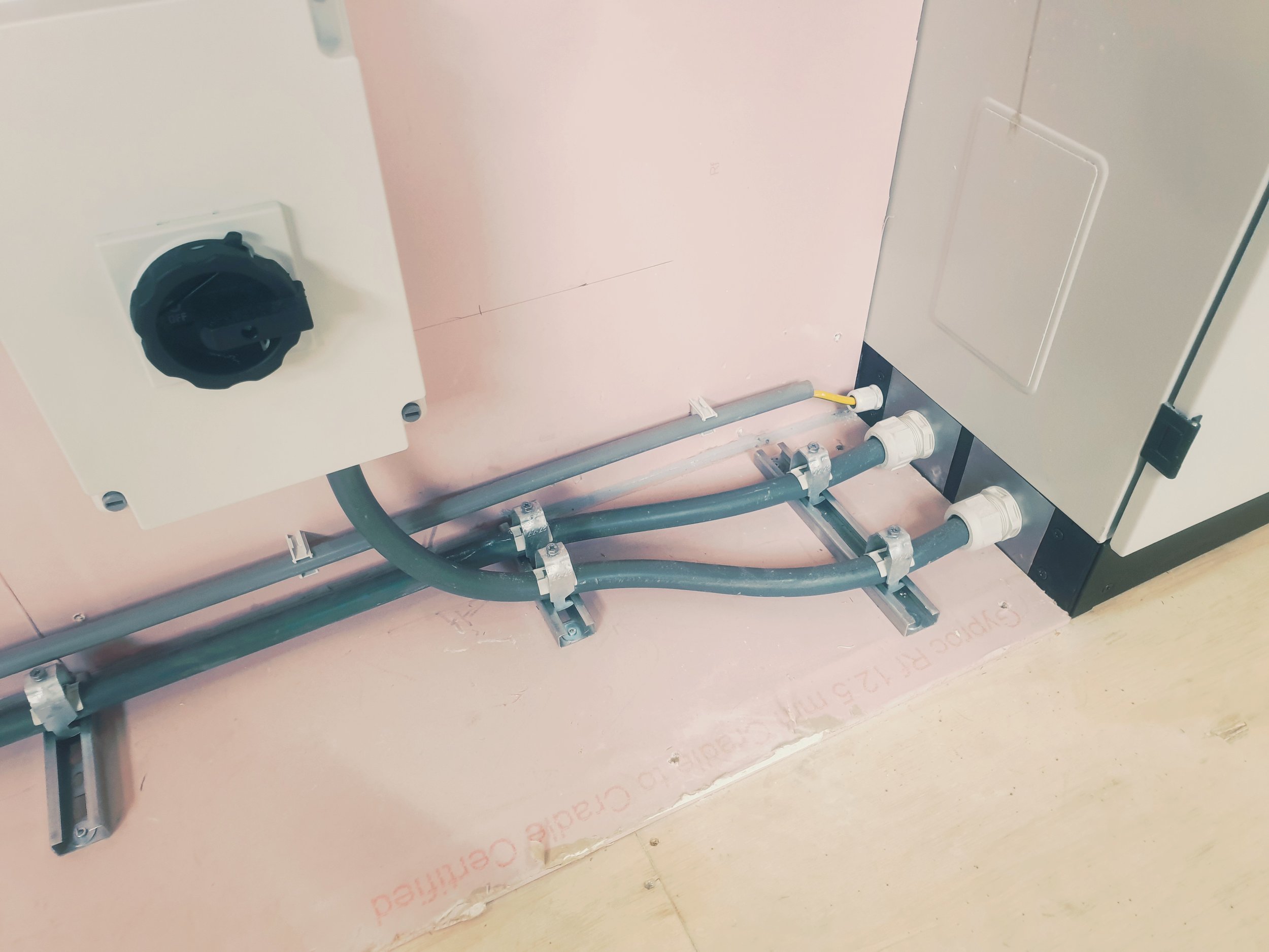 Montaj invertoare electrice