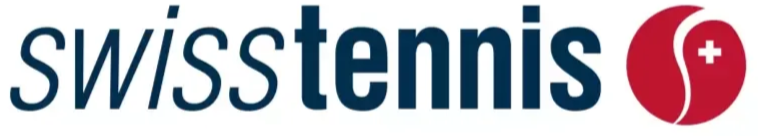 Das Logo von Swiss Tennis, bestehend aus dem Wort 'swiss' in Schwarz und 'tennis' in Dunkelblau, mit einem roten Kreis, der ein weißes Pluszeichen und eine weiße S-Form enthält.