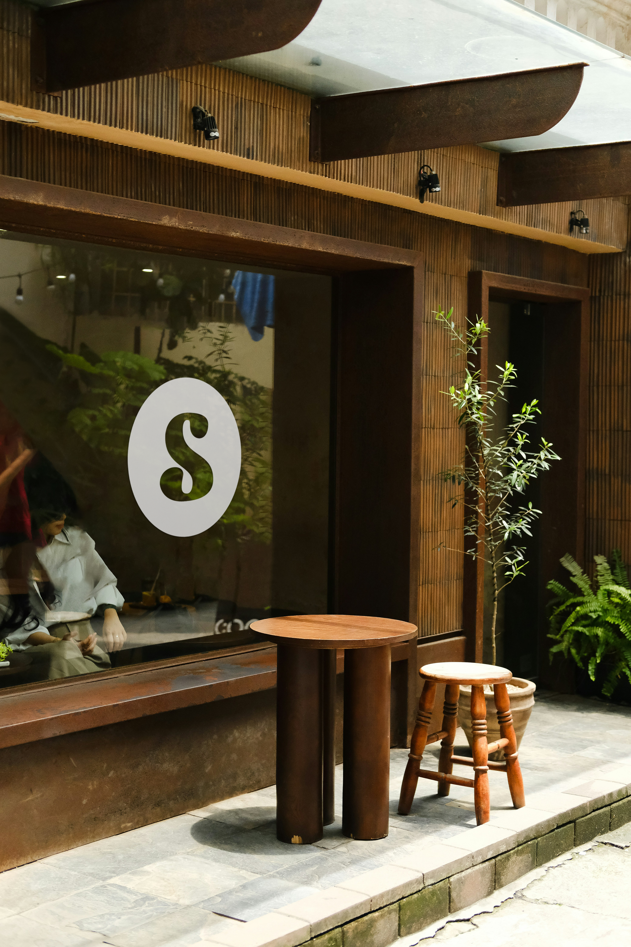 _Storefront PSD Mockup.png